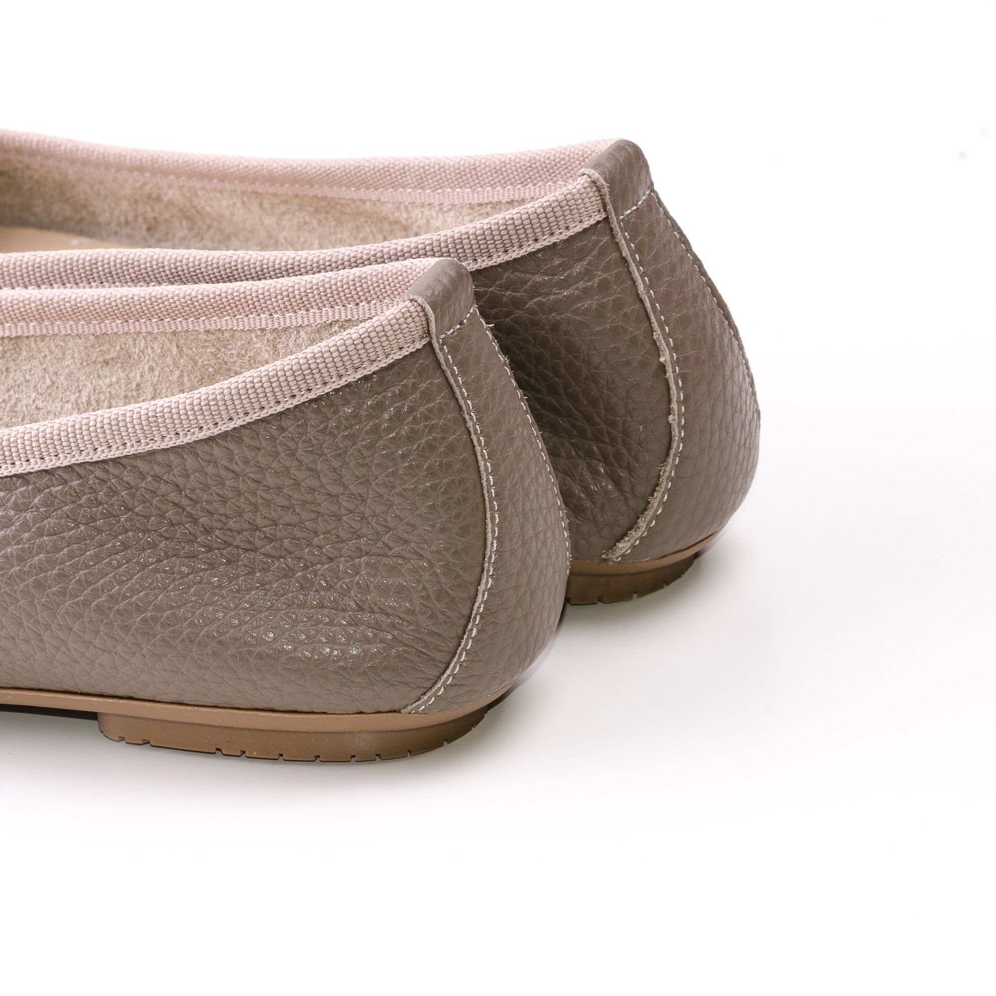 Mocassins femme en cuir gris tourterelle à franges