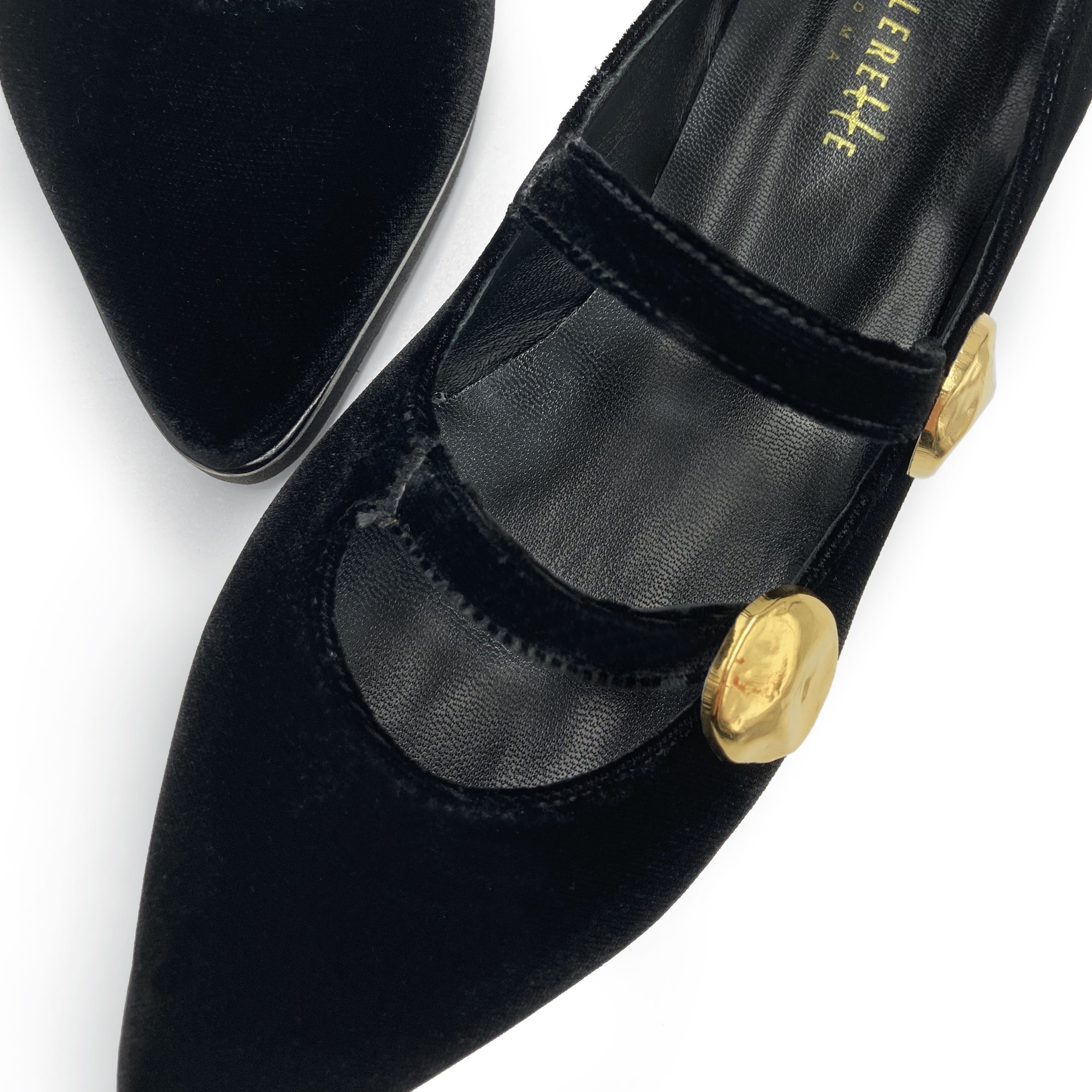 Ballerine in velluto nere con cinturini e borchie