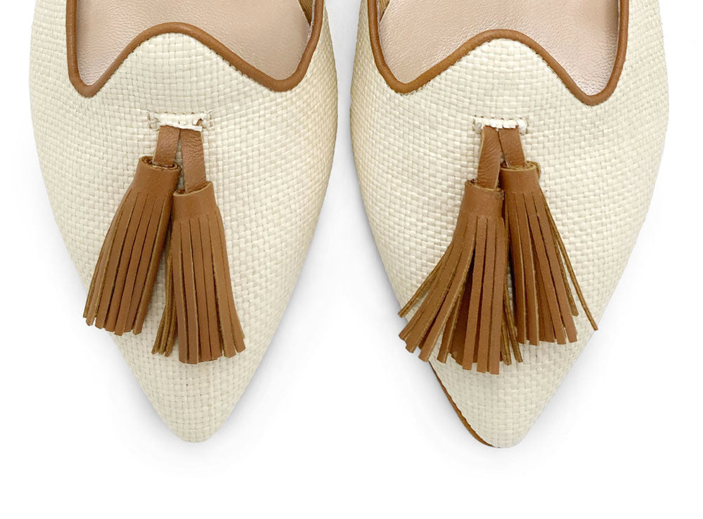 Women's Summer moccasins in beige raffia with leather tassels