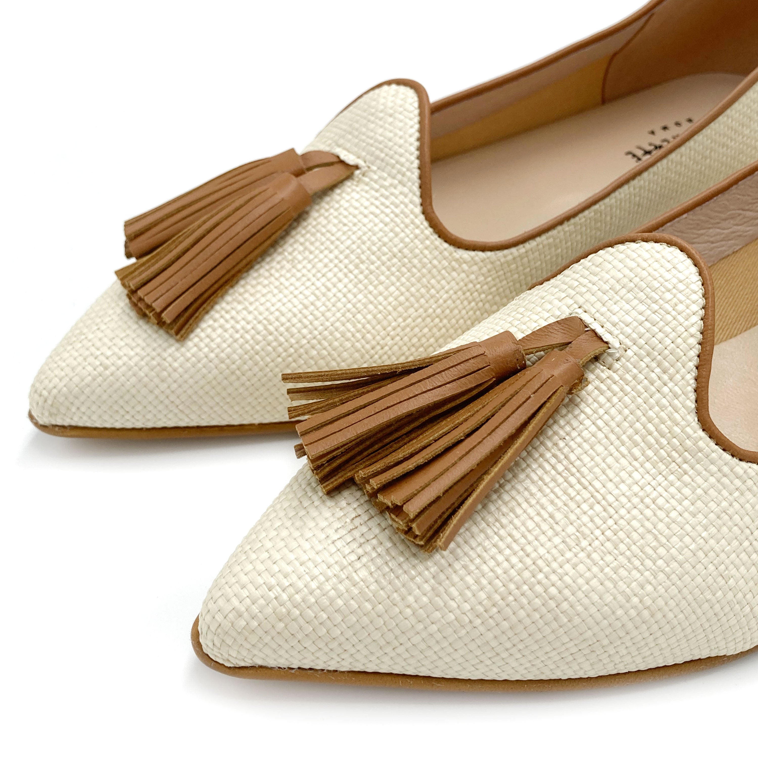 Women's Summer moccasins in beige raffia with leather tassels