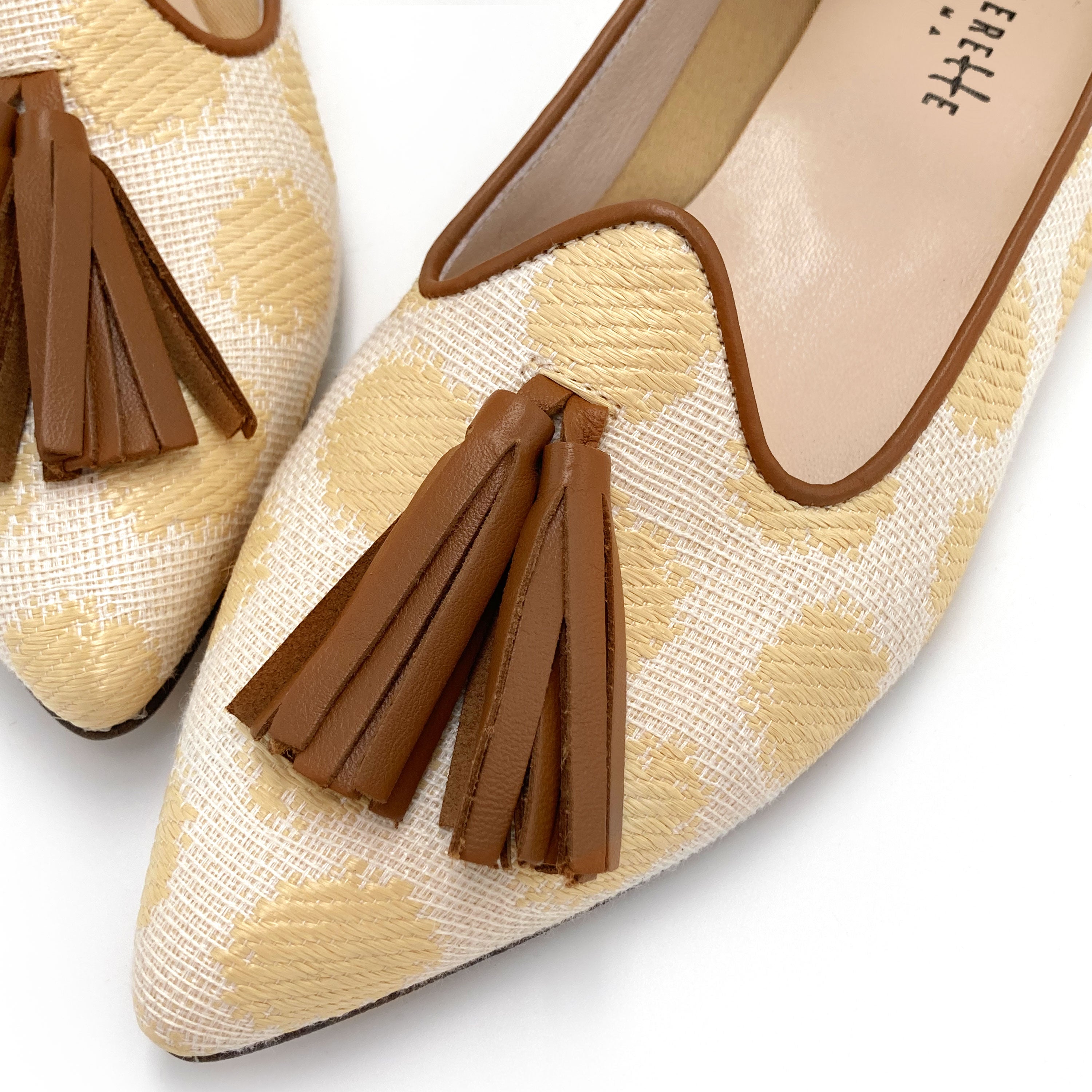 Mocassini donna estivi in rafia beige con nappine