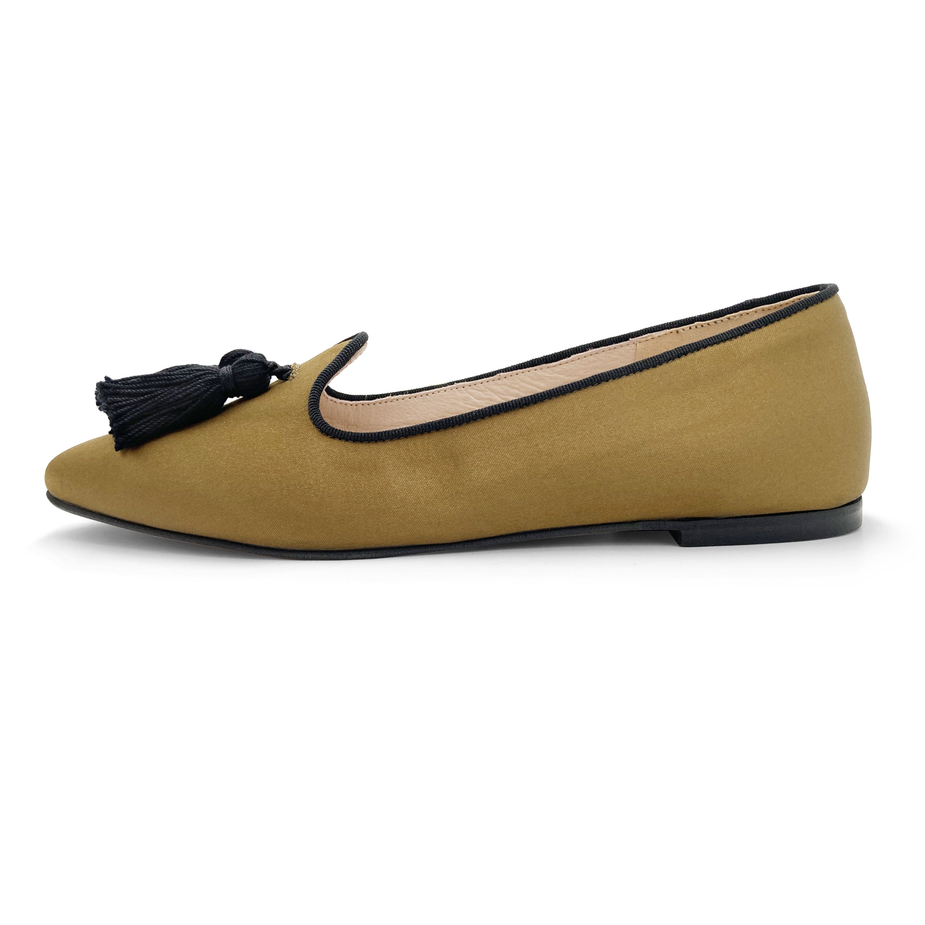 TT Go Green Collection - Mocassini donna mostarda in raso eco e nappine nere