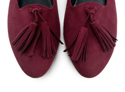 Mocassins femme en daim bordeaux à pompons
