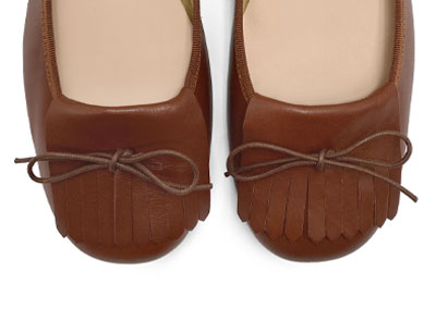 Mocassini marroni in pelle con tacco e frangia