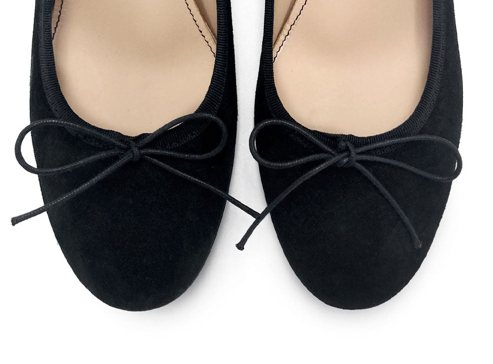 Black suede heeled décolleté ballet flats