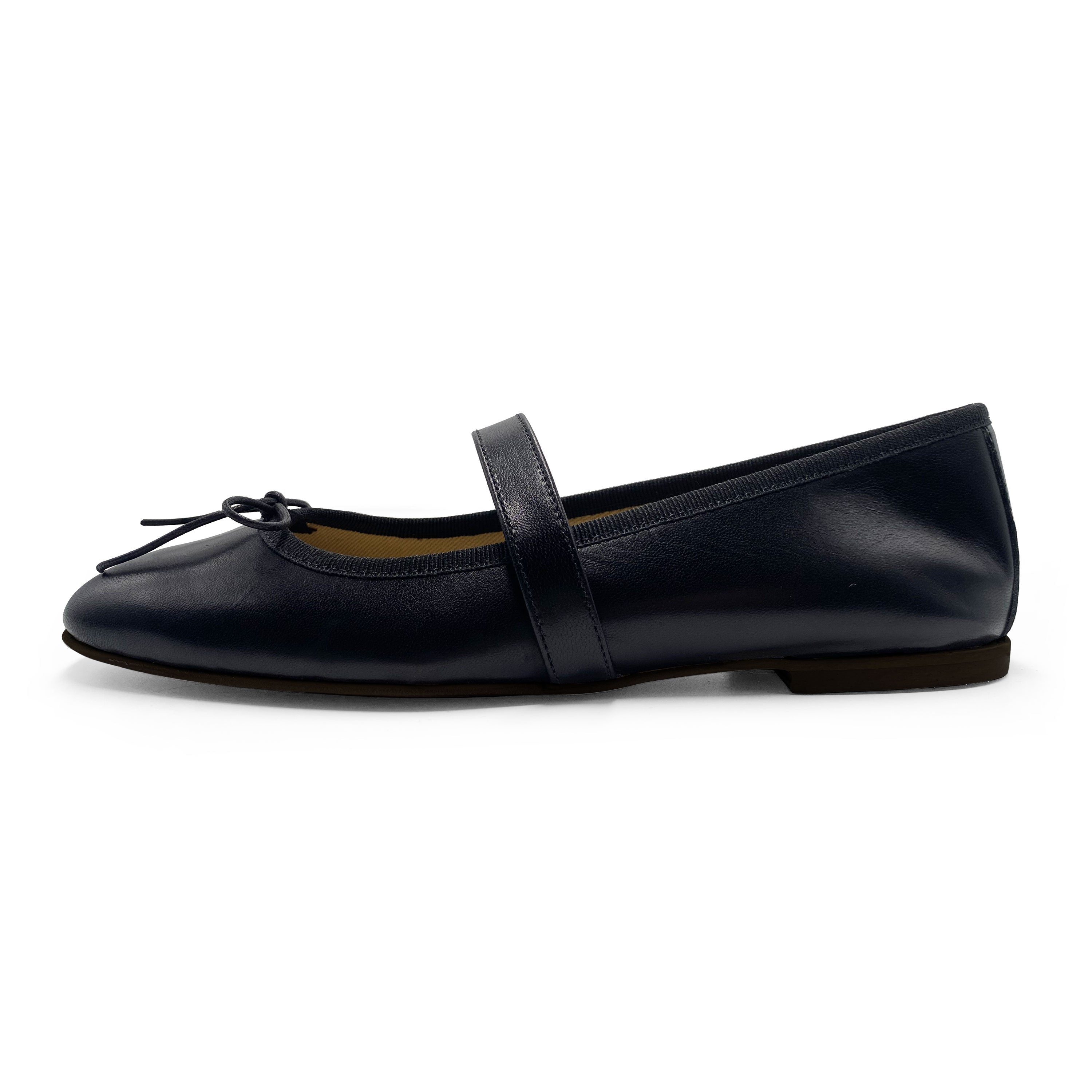 Ballerine nere in pelle a punta quadrata con cinturino
