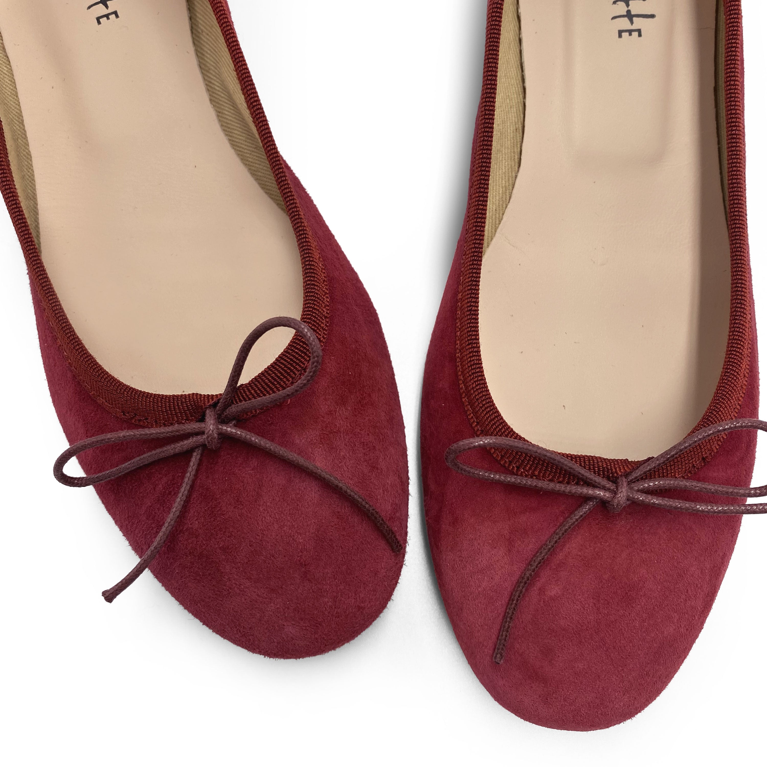 Ballerine bordeaux in camoscio con tacco
