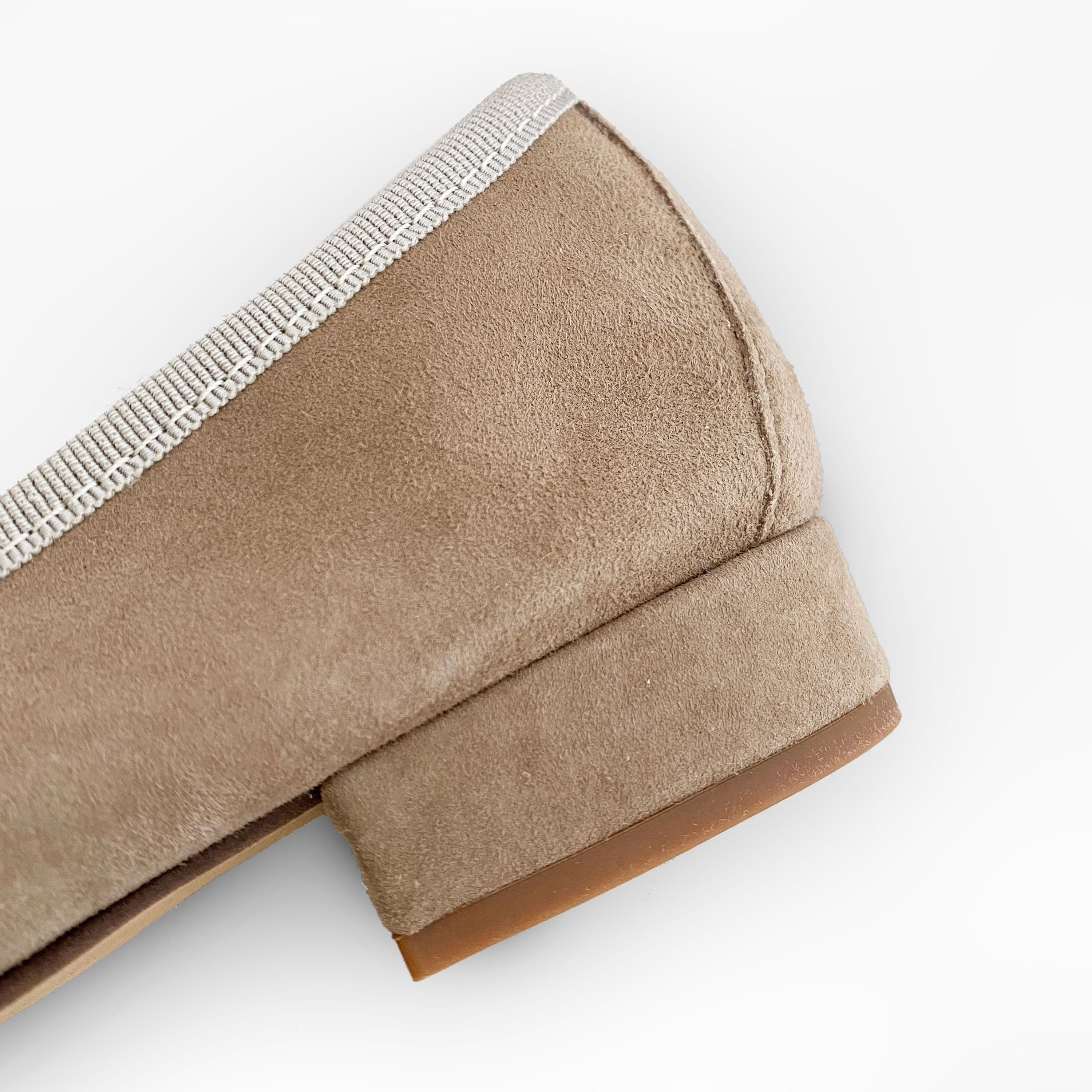 Ballerines en daim beige tourterelle à talon