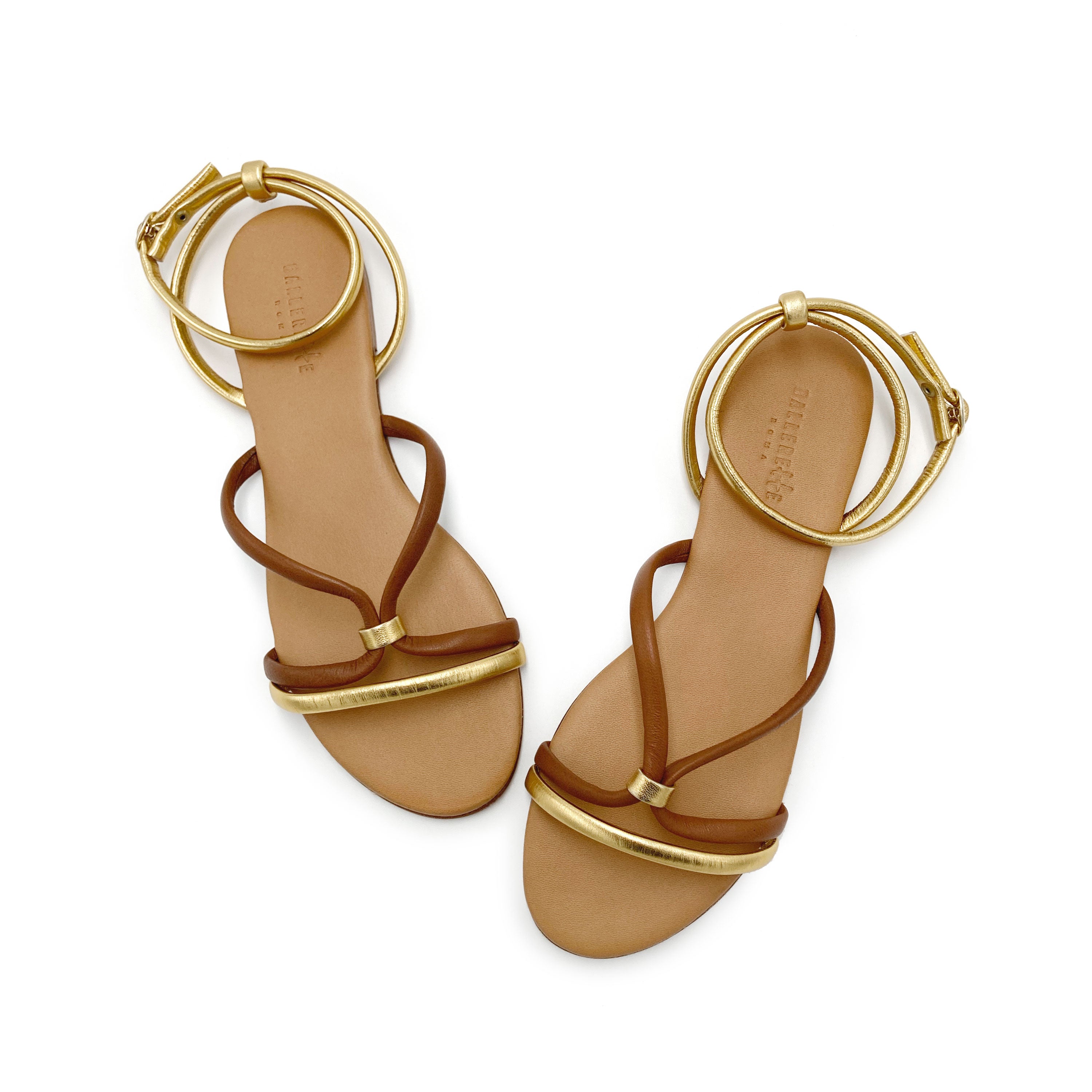 Sandali bassi intrecciati in pelle cuoio e oro