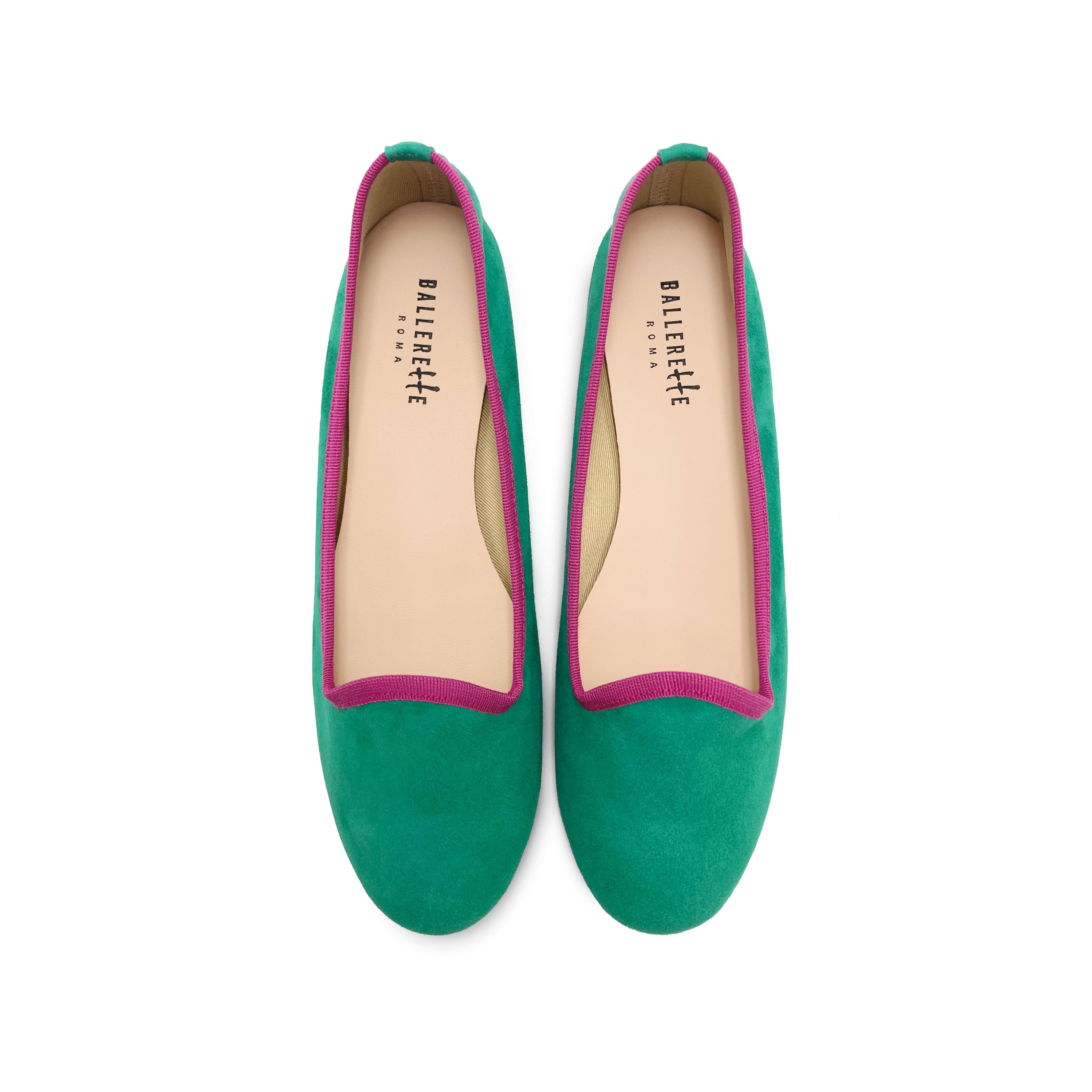 Slippers femme en daim vert émeraude avec détails fuchsia