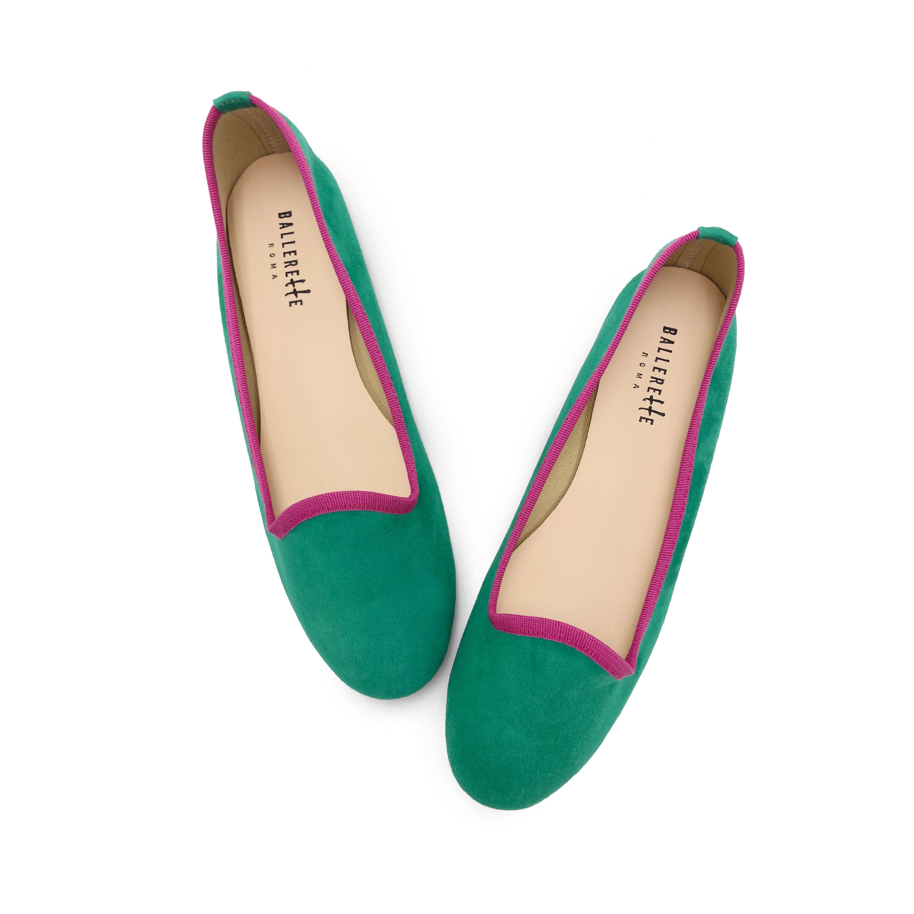 Slippers femme en daim vert émeraude avec détails fuchsia