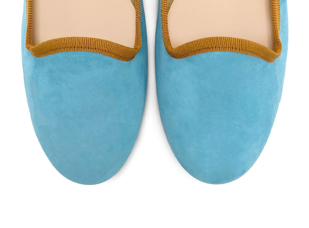 Slippers femme en daim bleu aqua avec détails ocre