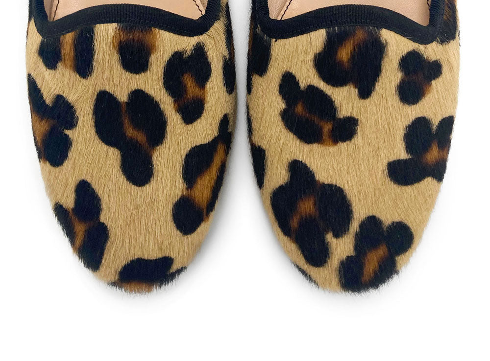 Gefleckte Damen Slippers aus Ponyfell