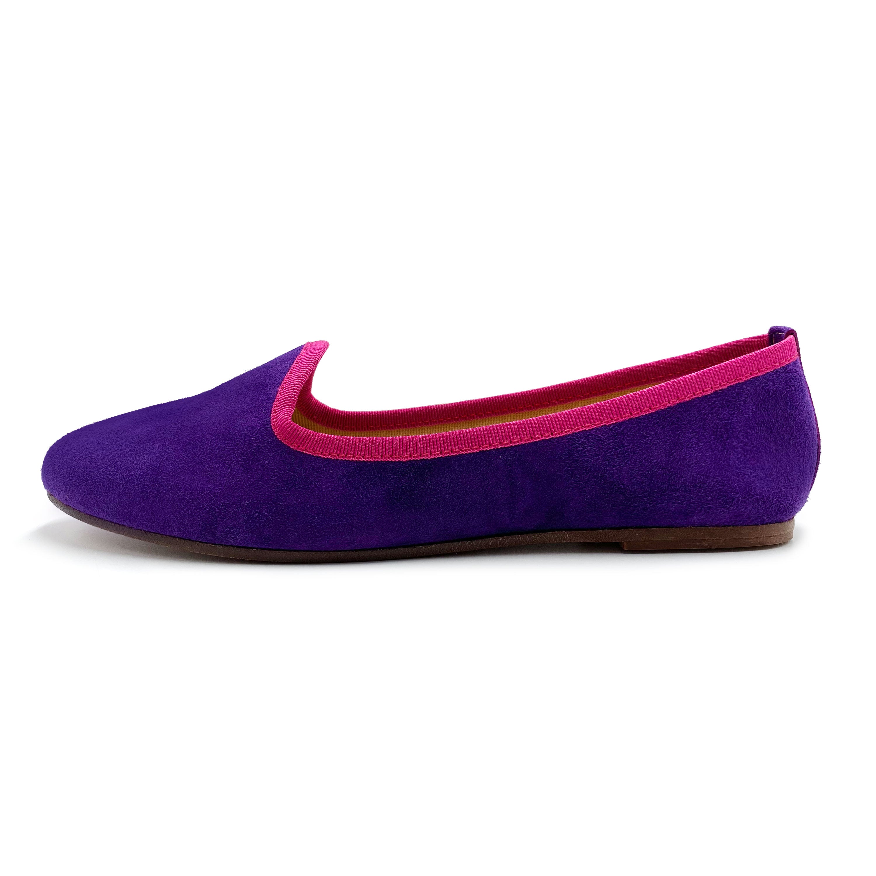 Women loafers in purple suede with fuchsia details