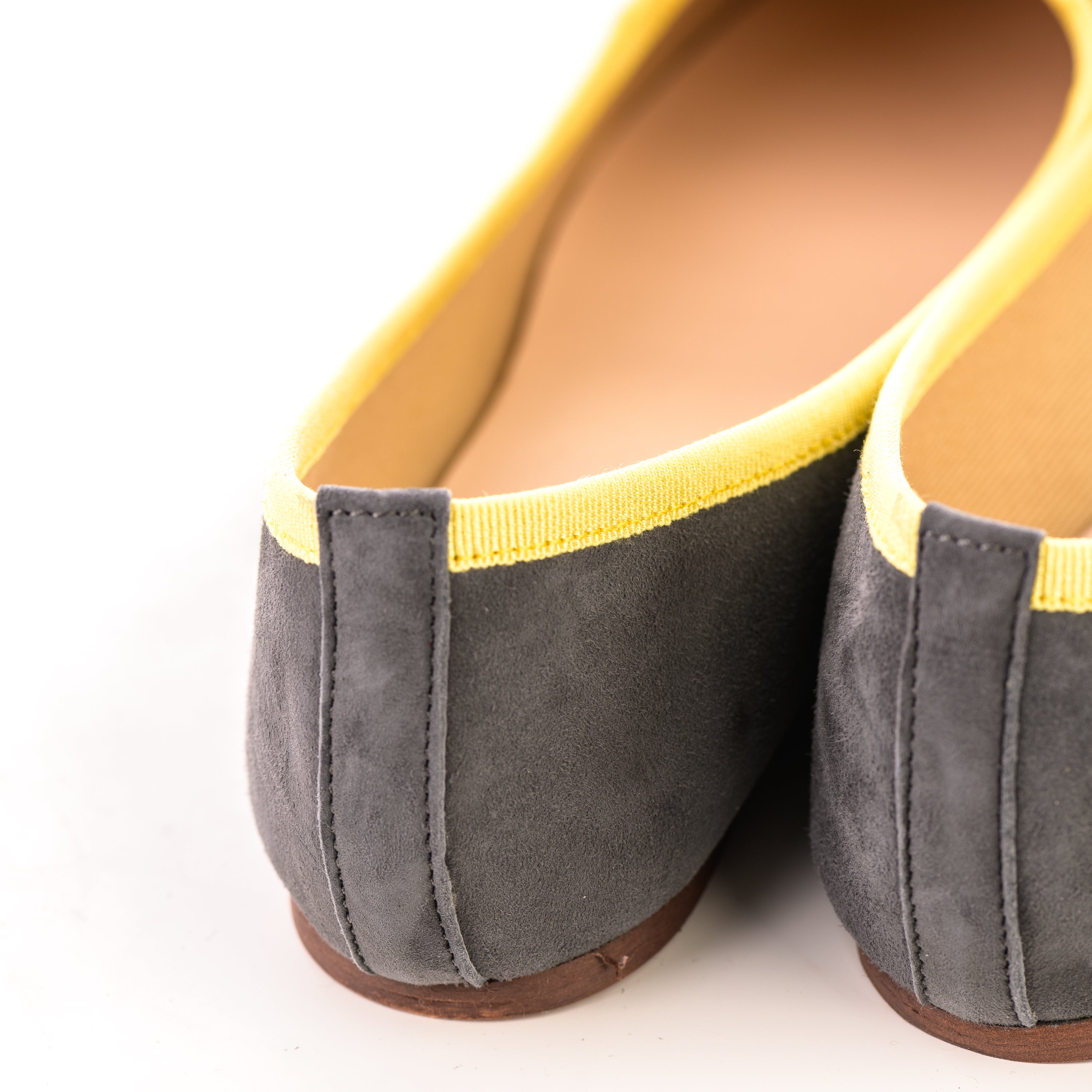 Slippers femme en daim fumé