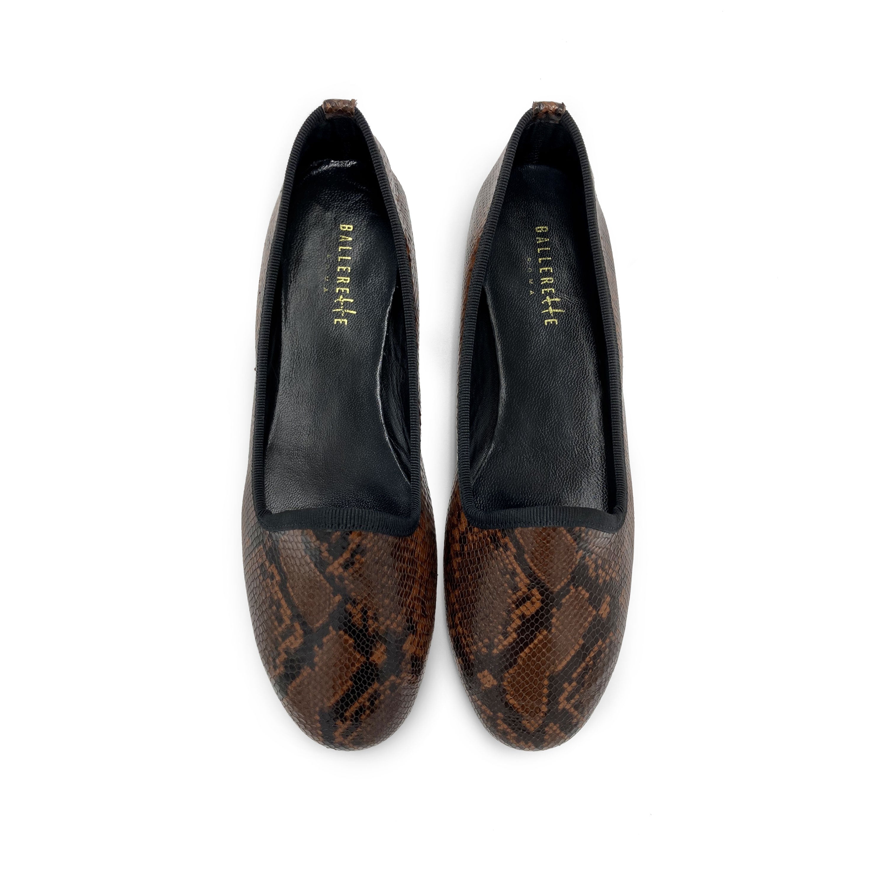 Slippers en cuir imprimé animalier marron