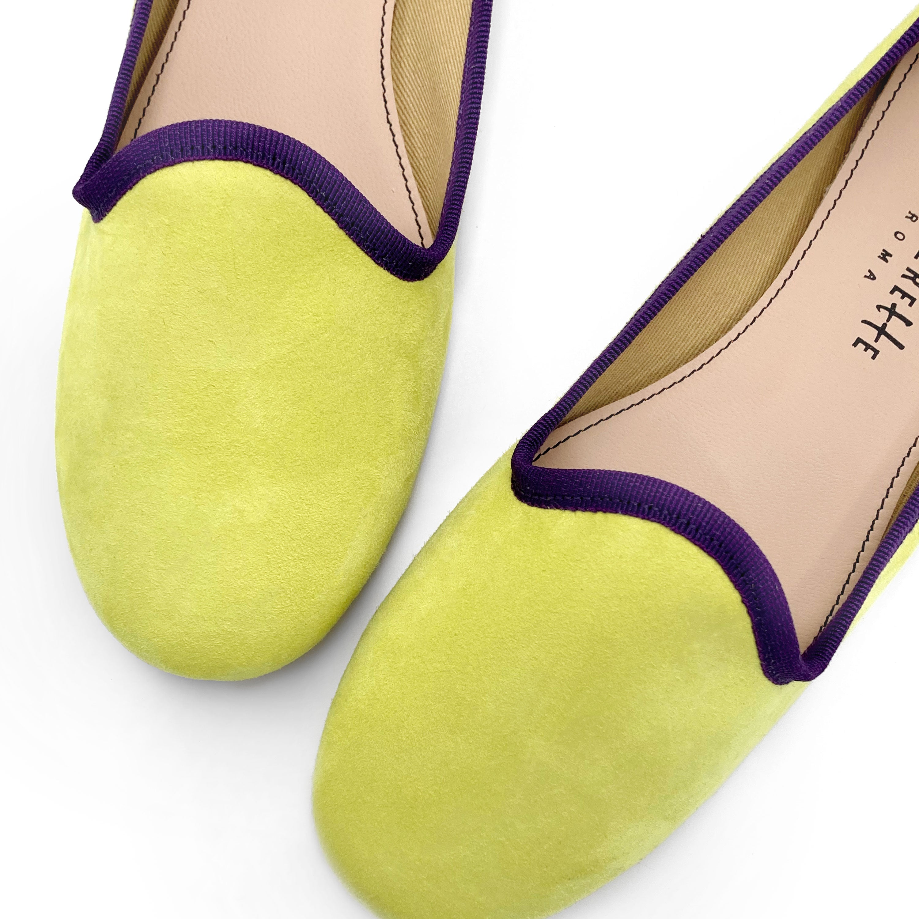 Slippers donna in camoscio lime e dettagli viola