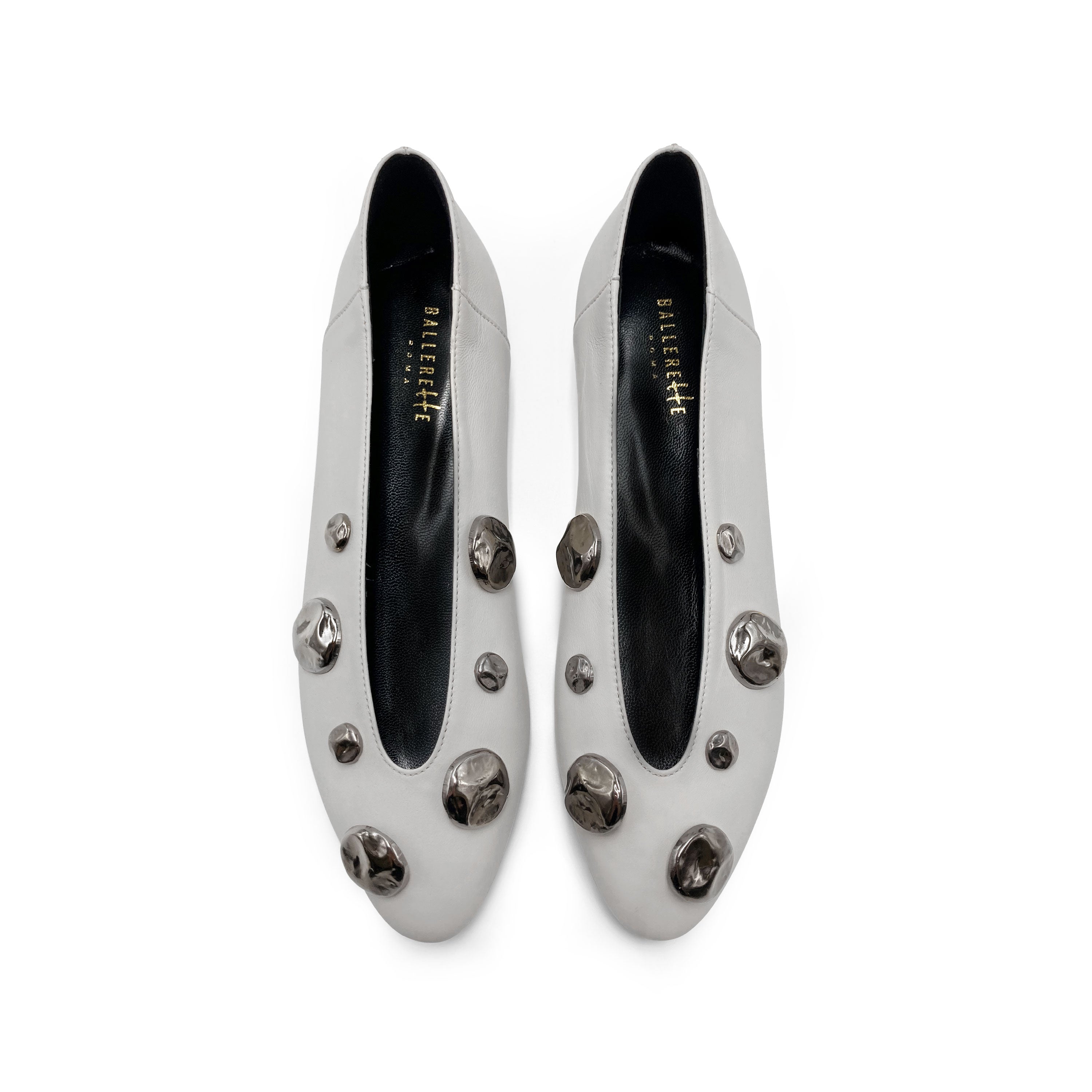 Pearl grey leather ballet flats with V-cut and iron studs