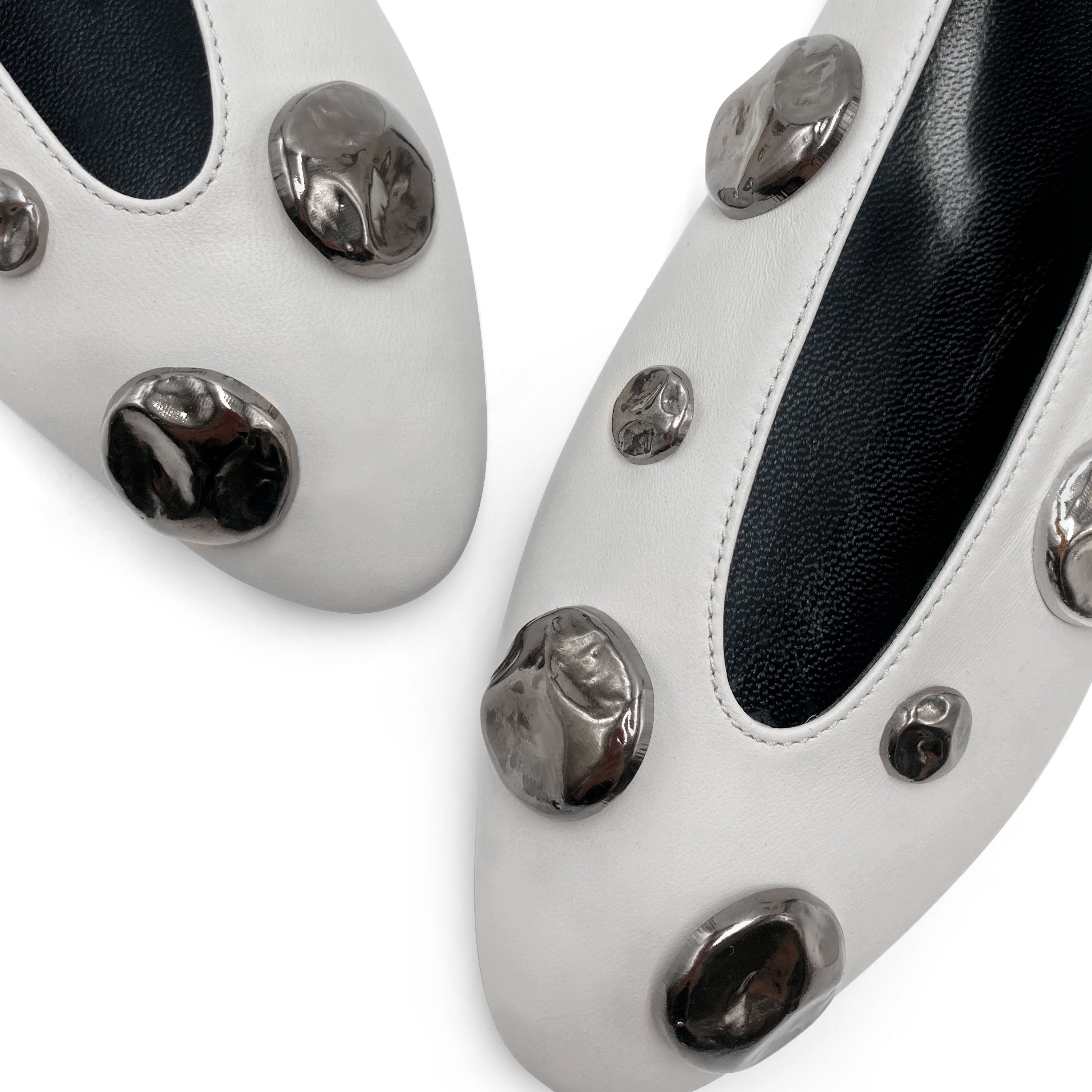 Pearl grey leather ballet flats with V-cut and iron studs