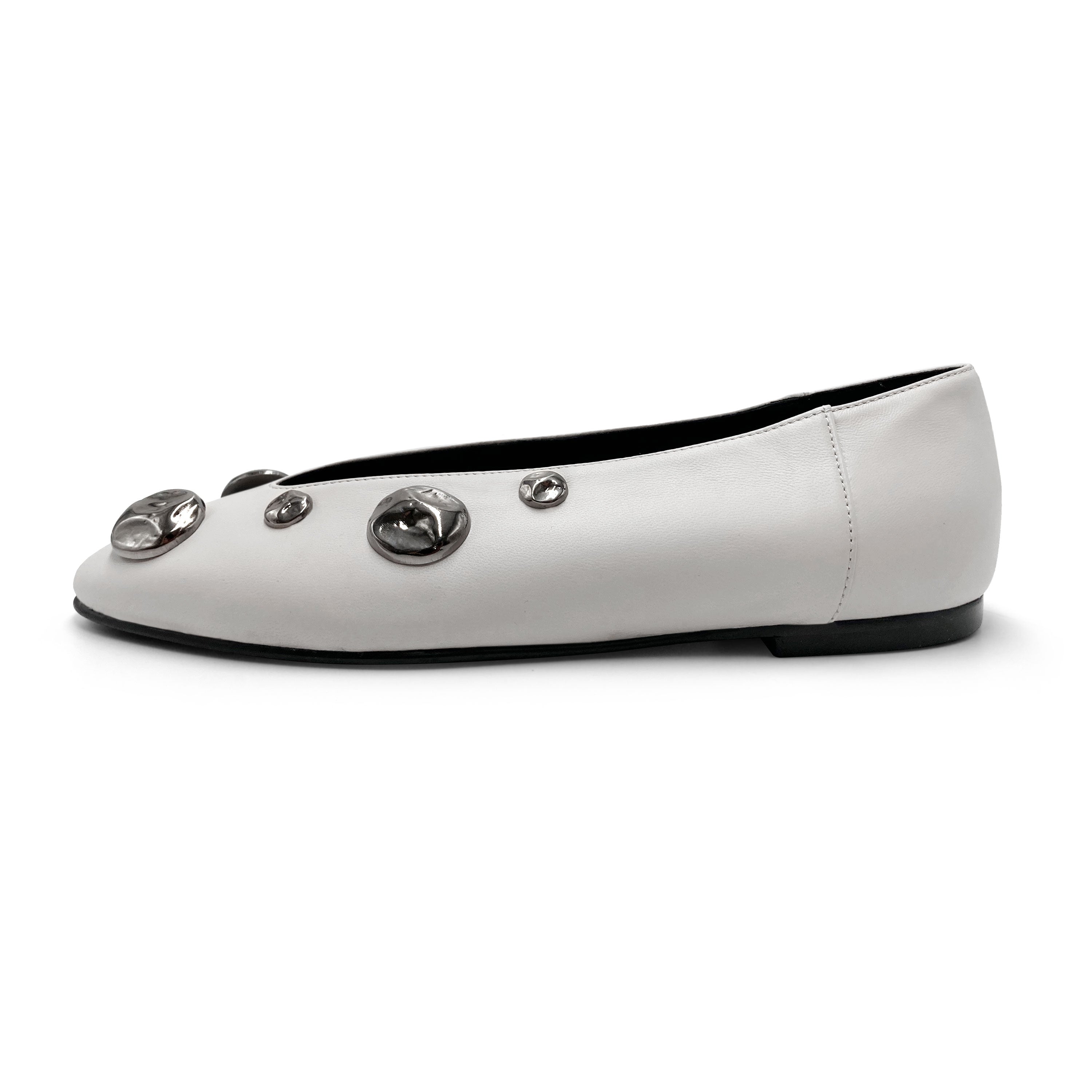Pearl grey leather ballet flats with V-cut and iron studs