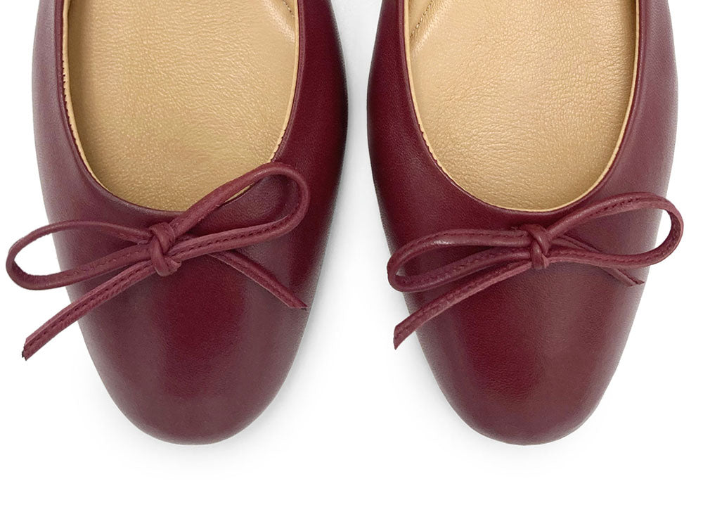 Bordeaux leather ballet flats with sacchetto construction
