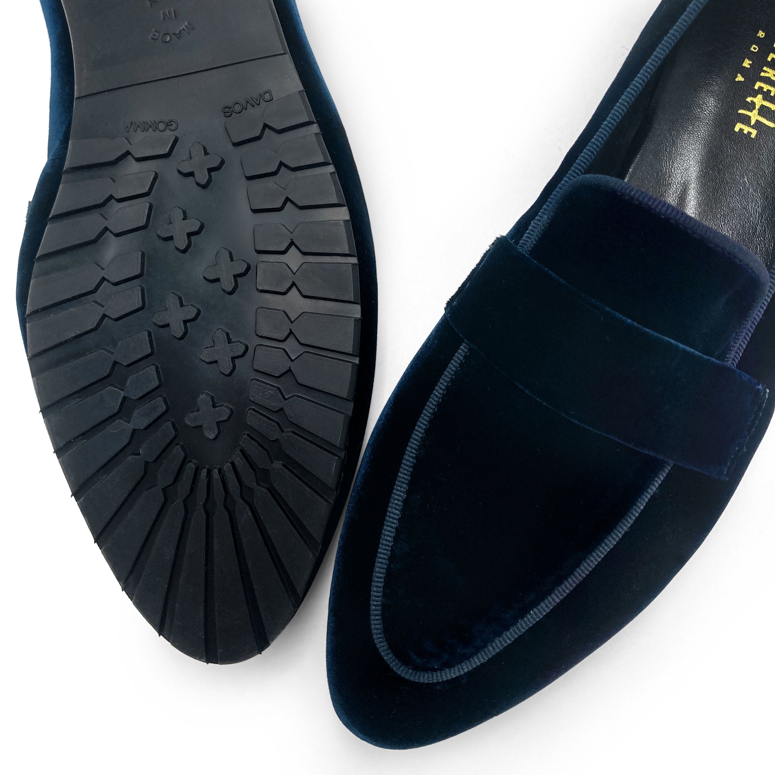 Women moccasins in blue velvet