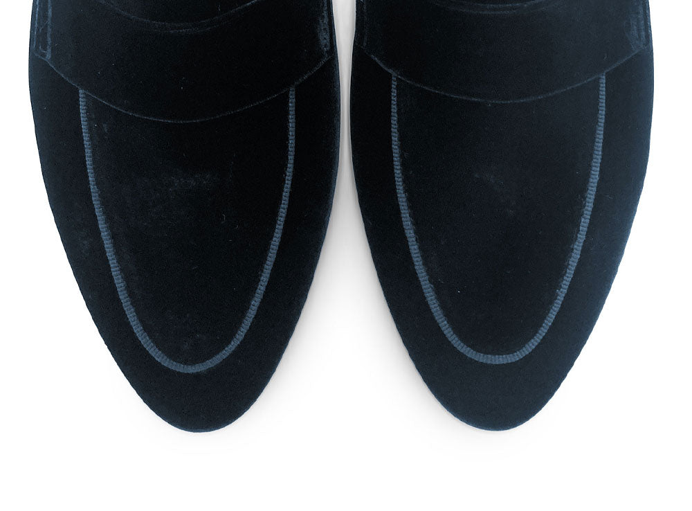 Women moccasins in blue velvet