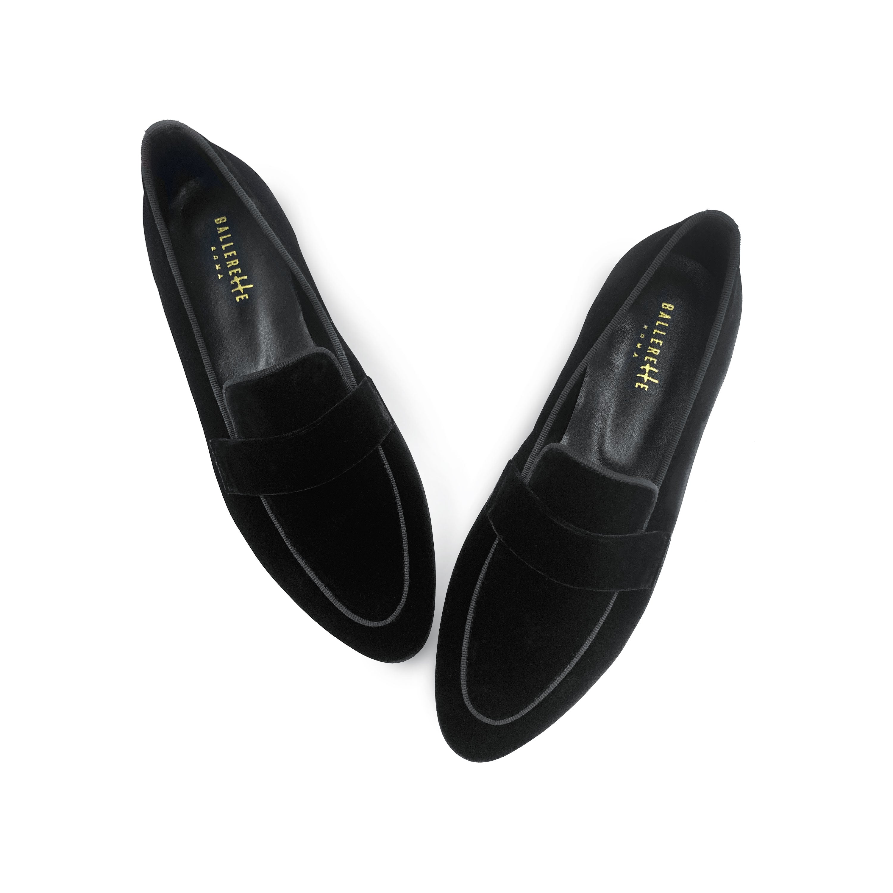 Women moccasins in black velvet