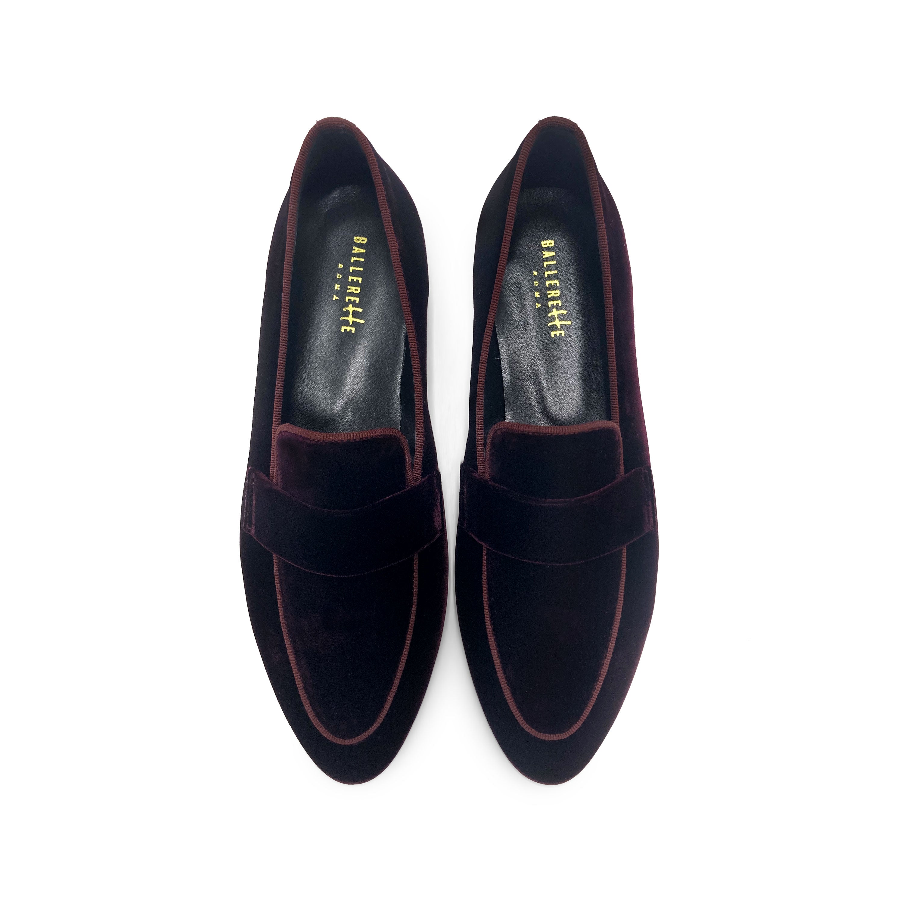 Women moccasins in burgundy velvet