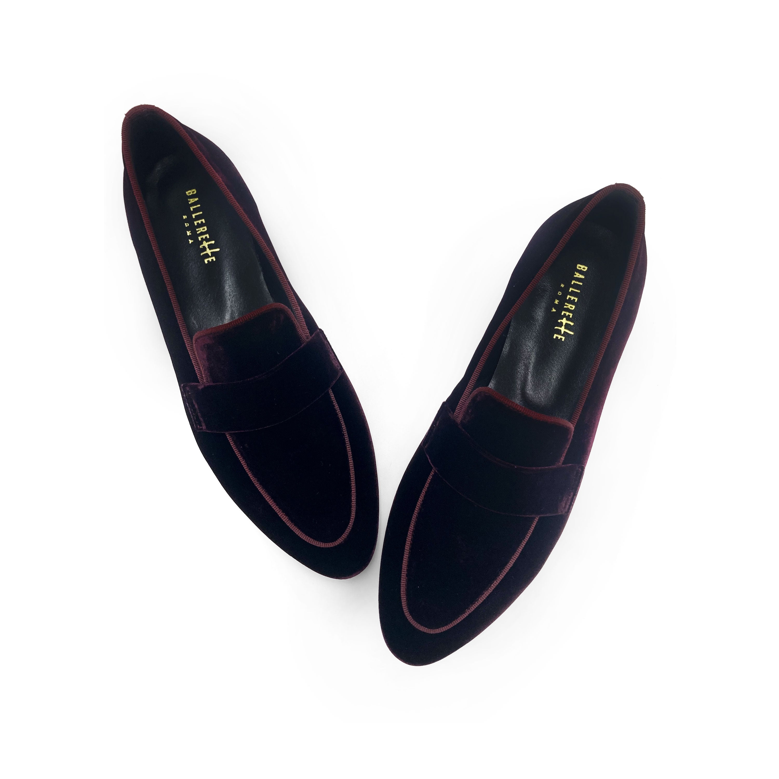 Women moccasins in burgundy velvet