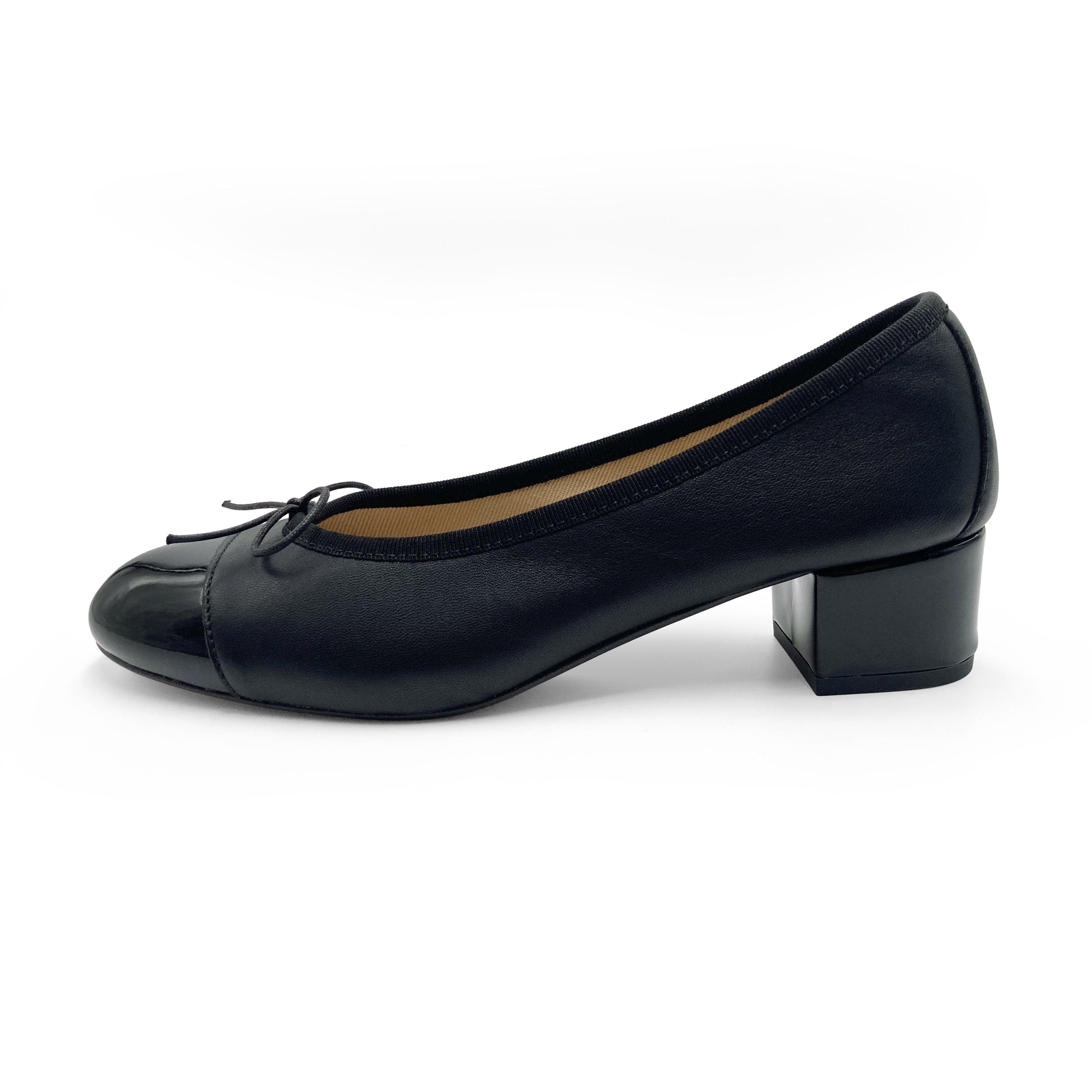 Ballerines noires en cuir à talon haut et bout verni