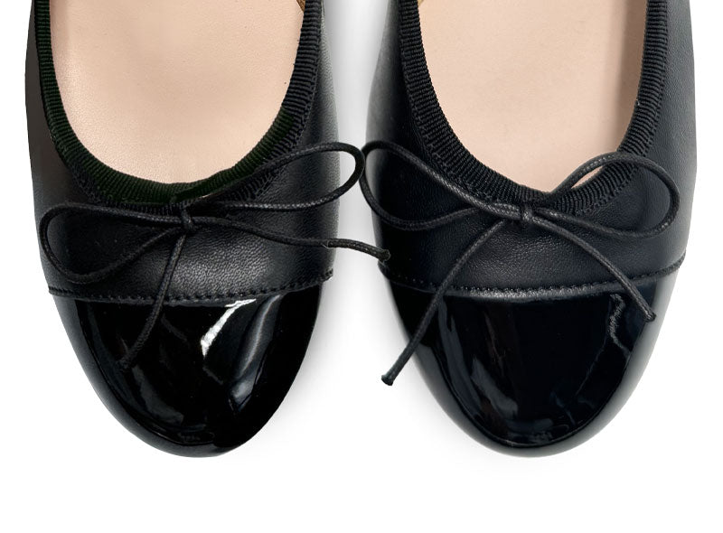 Ballerines noires en cuir à talon haut et bout verni