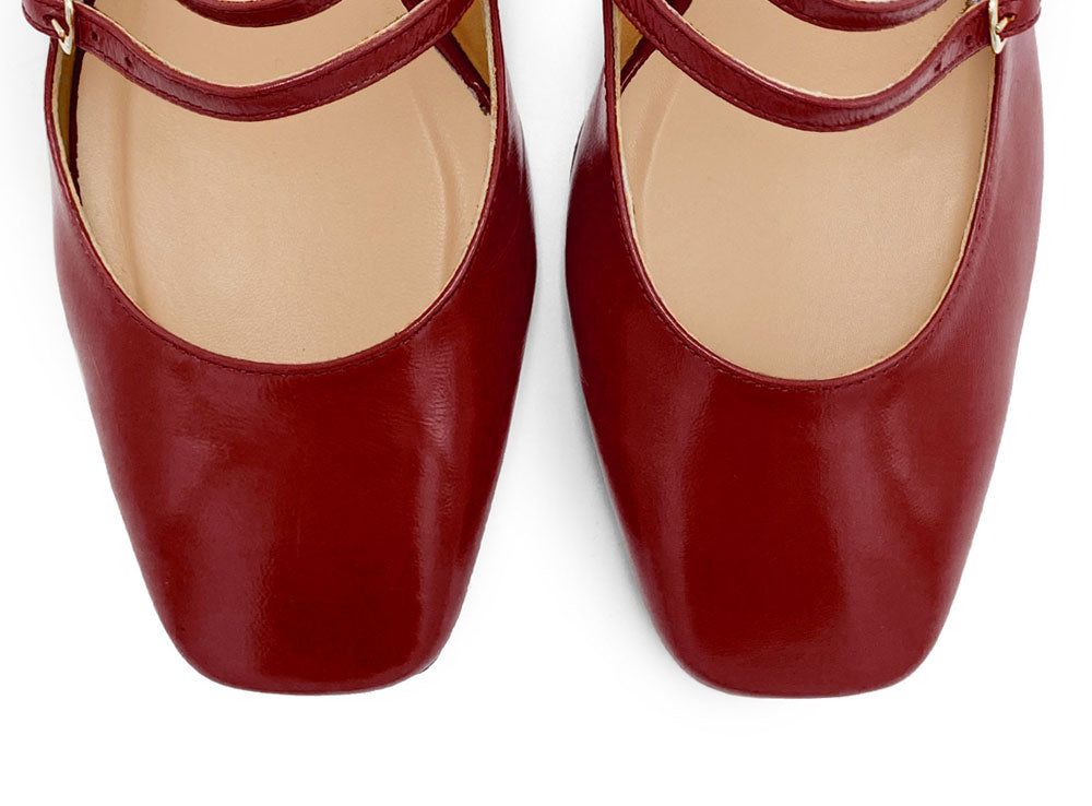 Rote Slingback Ballerinas aus lackiertem Leder mit Absatz
