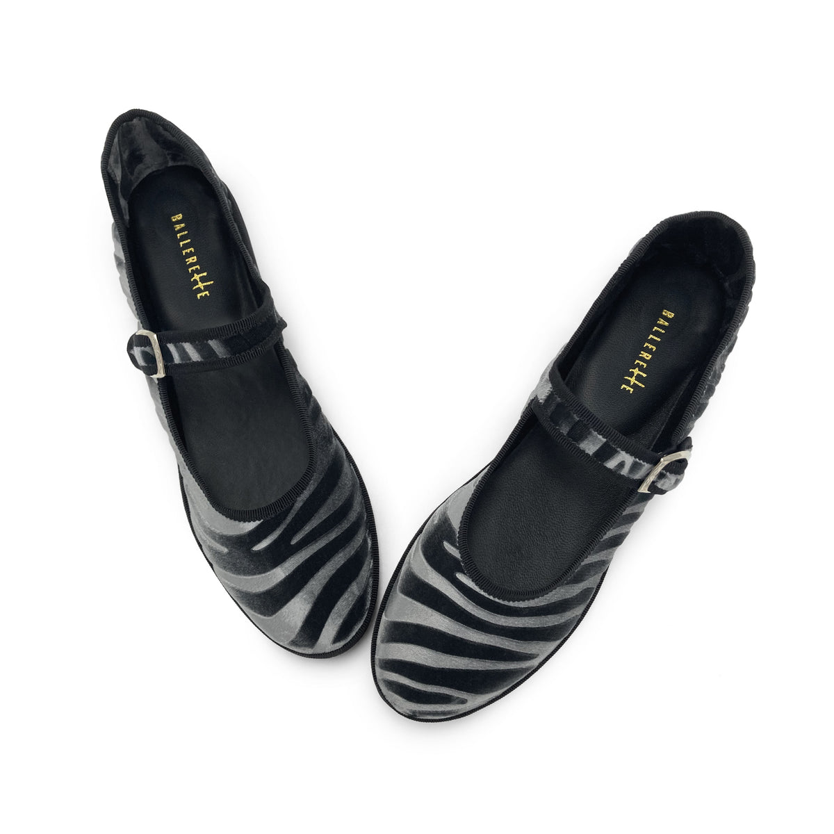 Graue Mary Jane Friulane mit Zebra-Print aus Samt