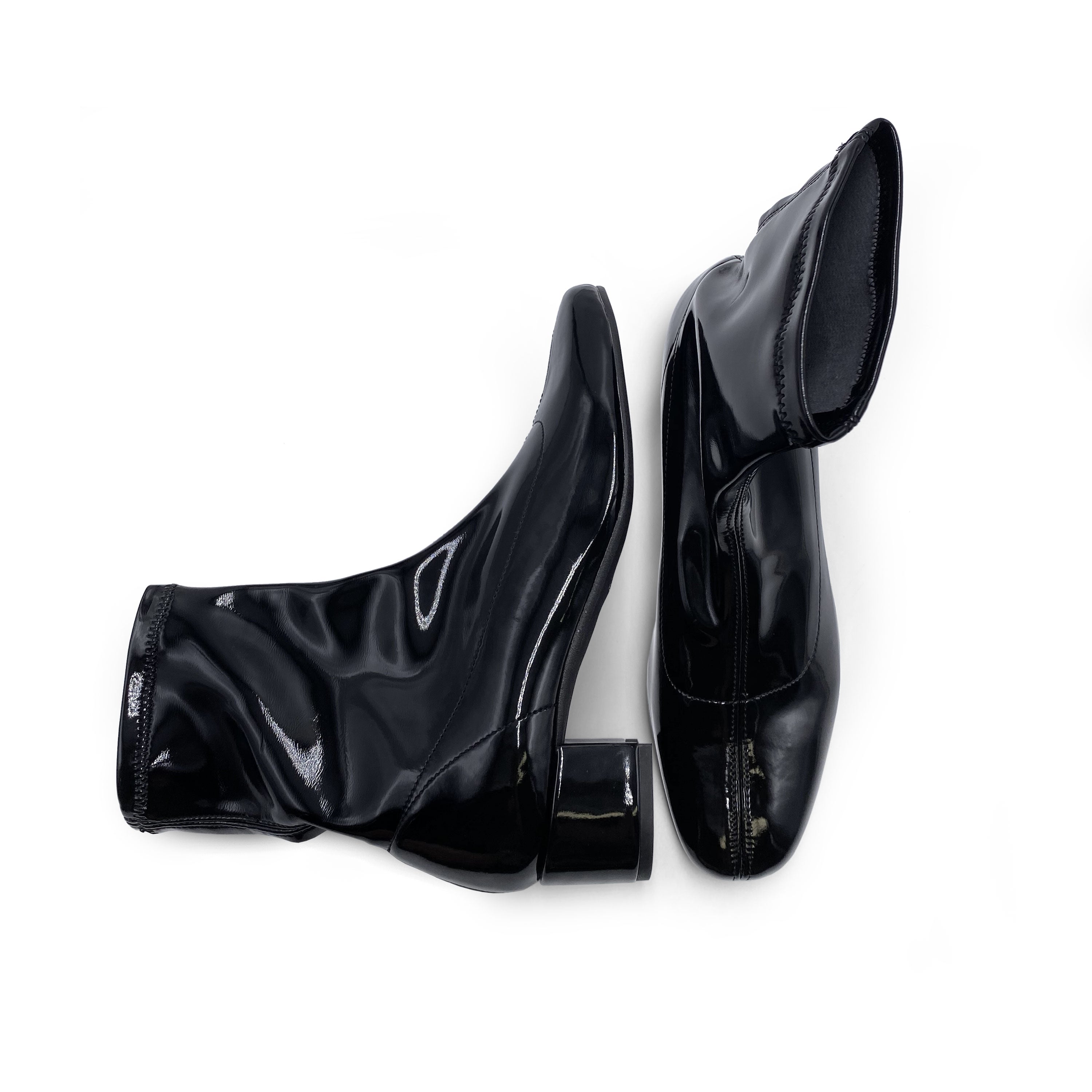 Stivaletti neri in vernice a calza elasticizzata