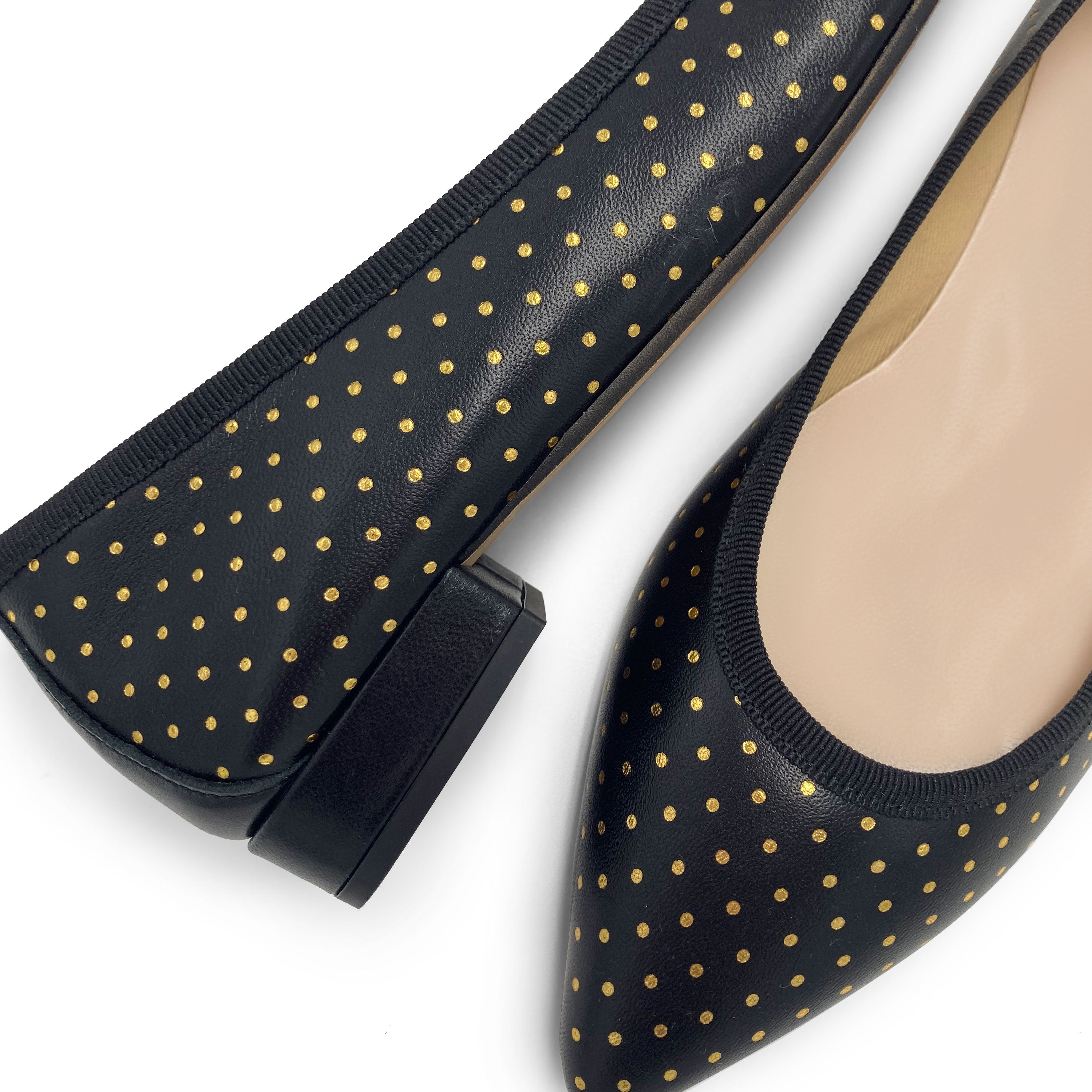 Ballerine a punta nere in pelle con micro pois oro