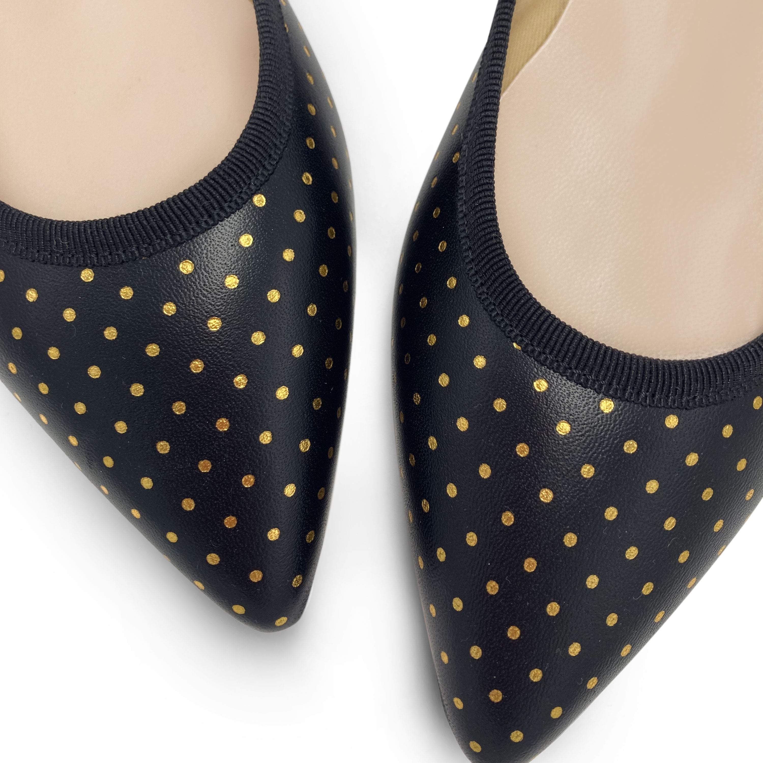 Ballerine a punta nere in pelle con micro pois oro