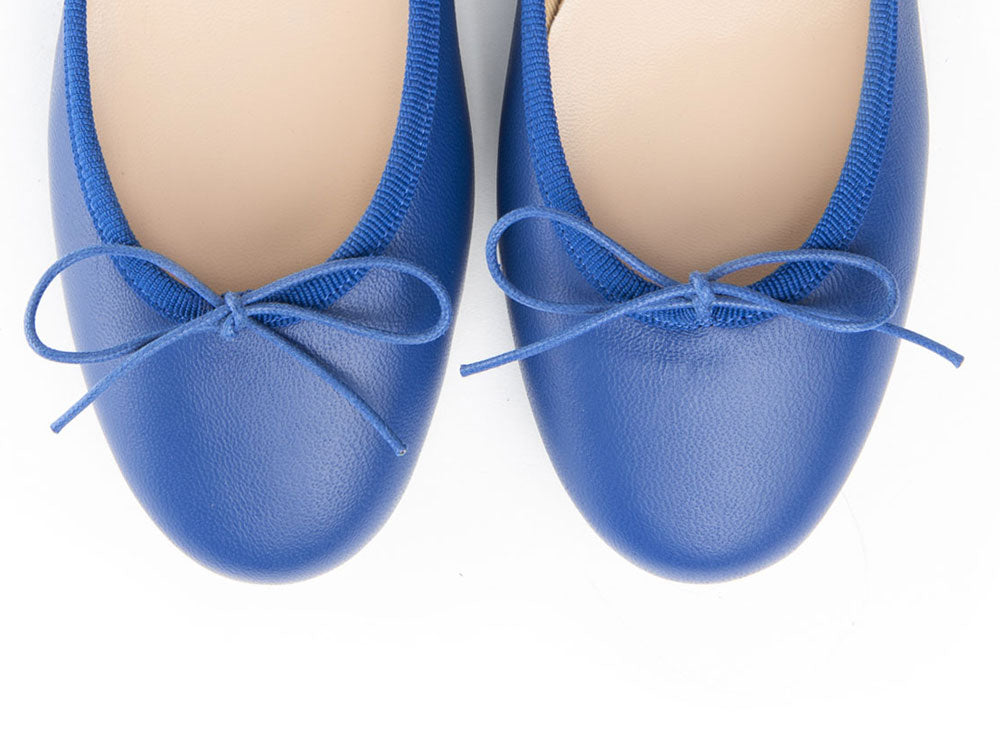 Kornblumenblaue Lederballerinas