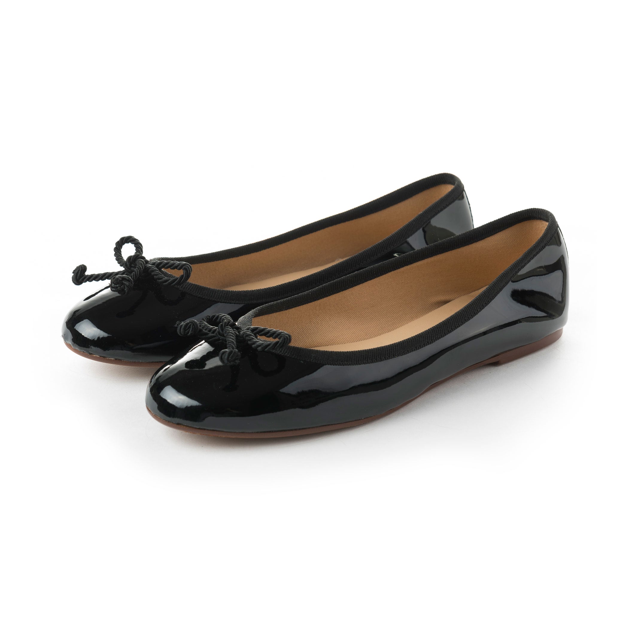 Ballerine nere in vernice con fiocchetto in cordone