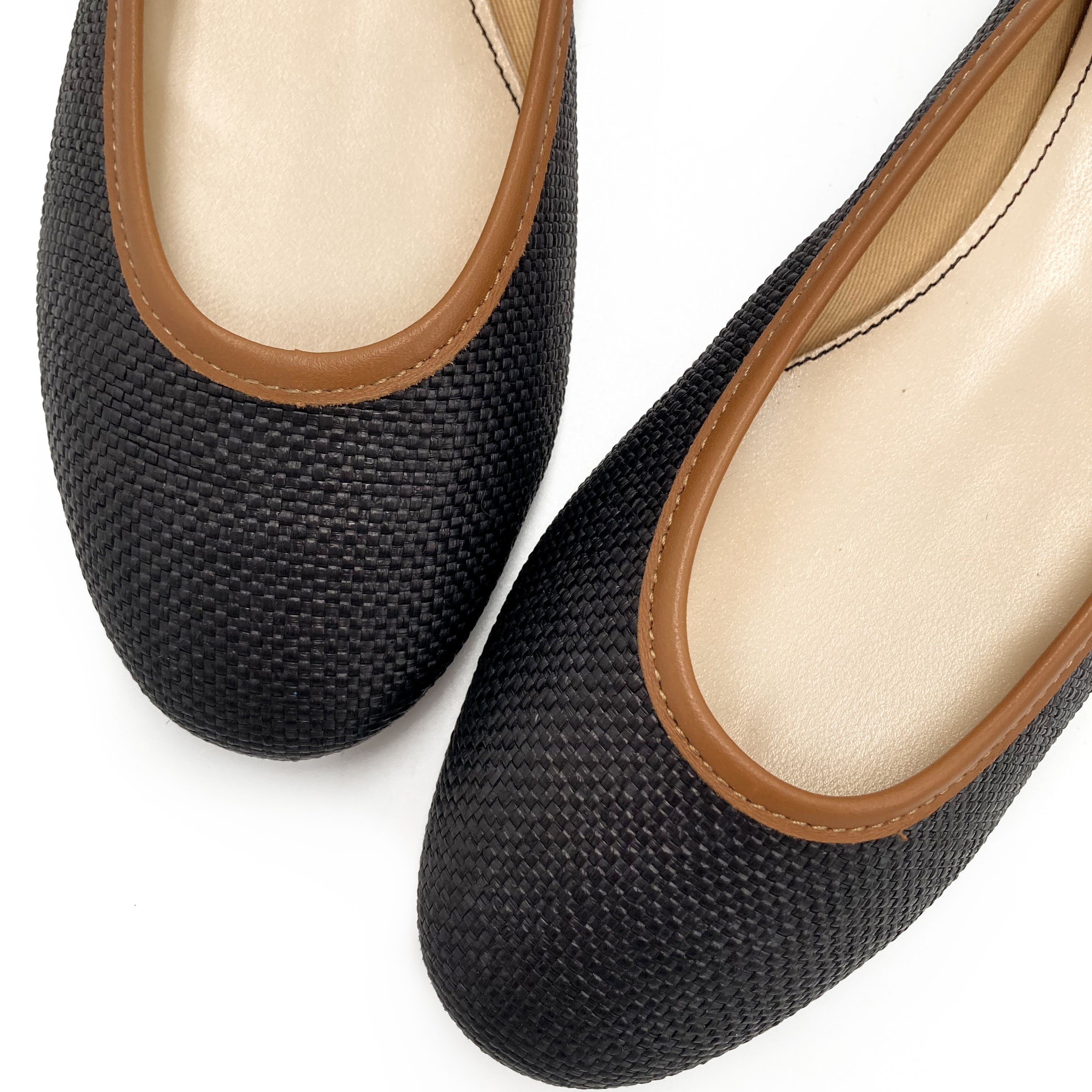 Ballerines d’été en raphia noir