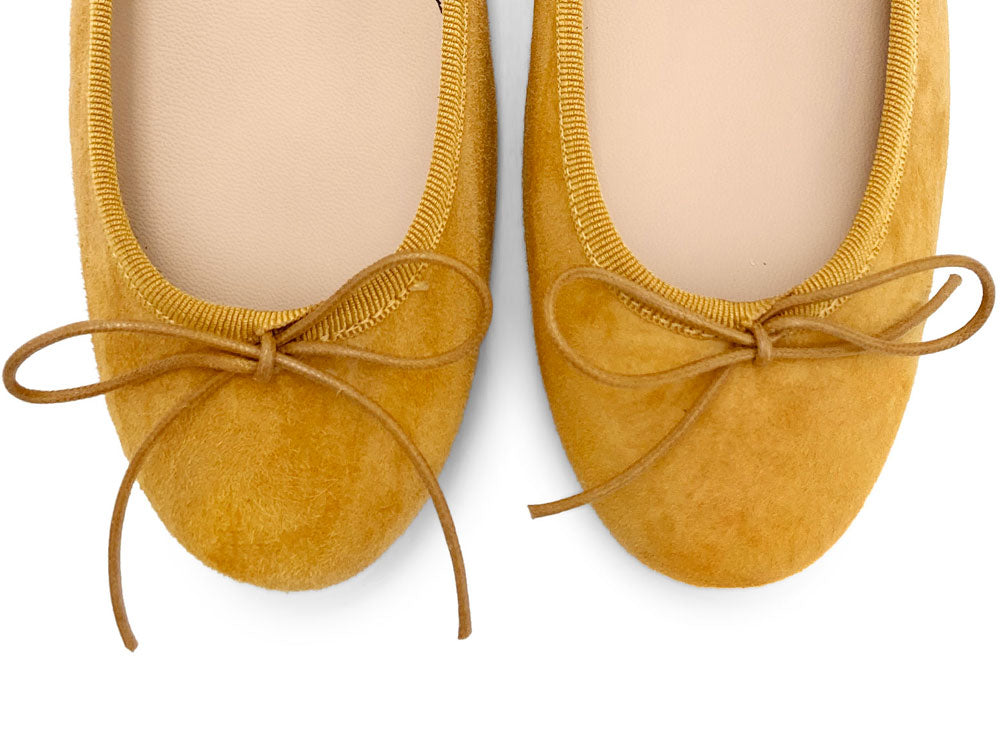 Ballerines en daim jaune moutarde