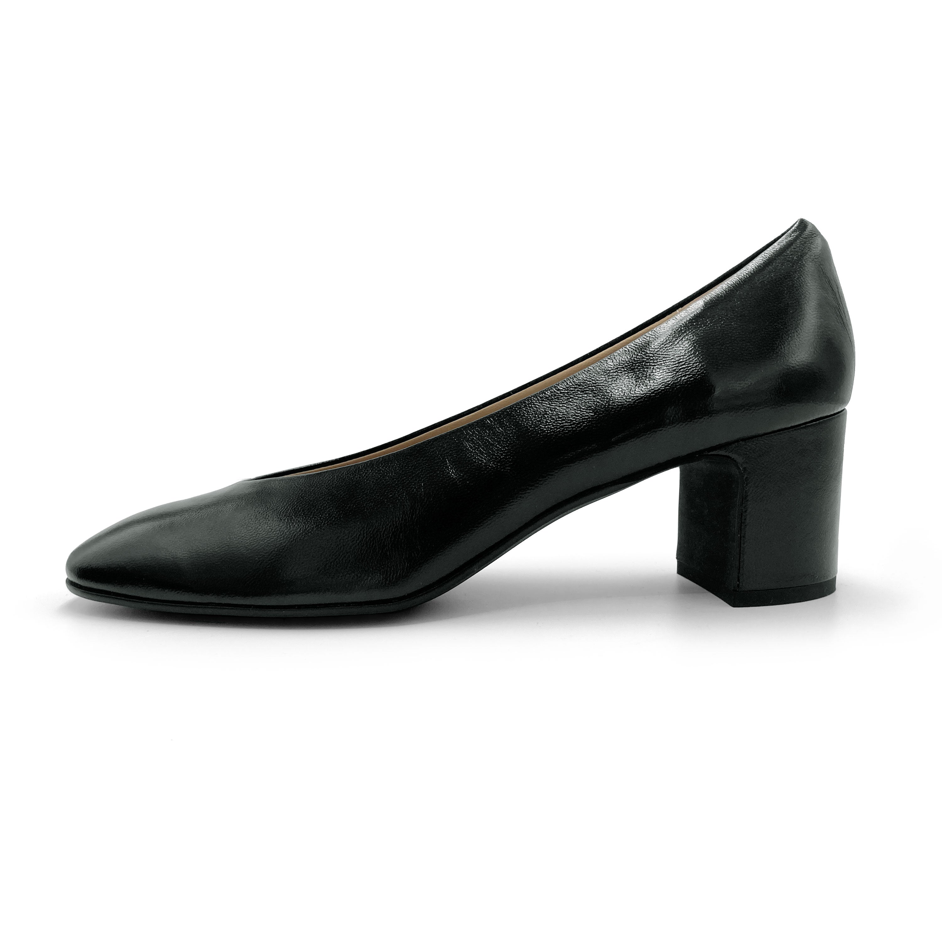 Schwarze Lackleder-Ballerinas mit quadratischer Spitze und bequemem hohem Absatz