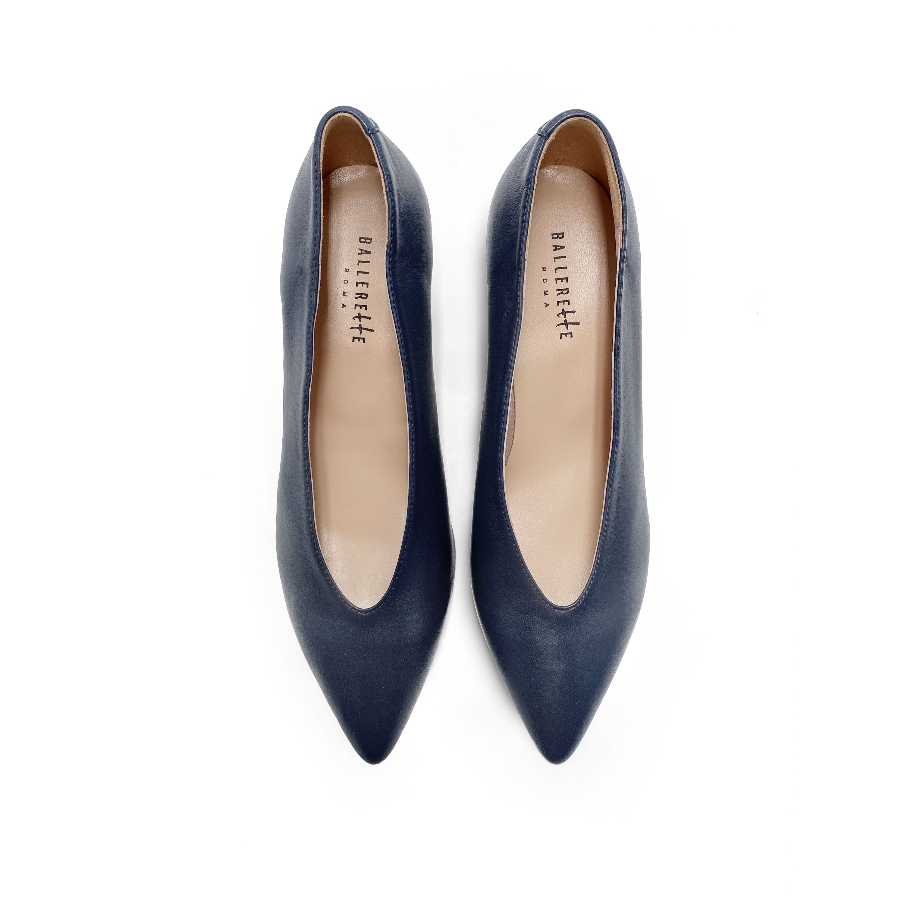 Décolletés en cuir bleu à col en V