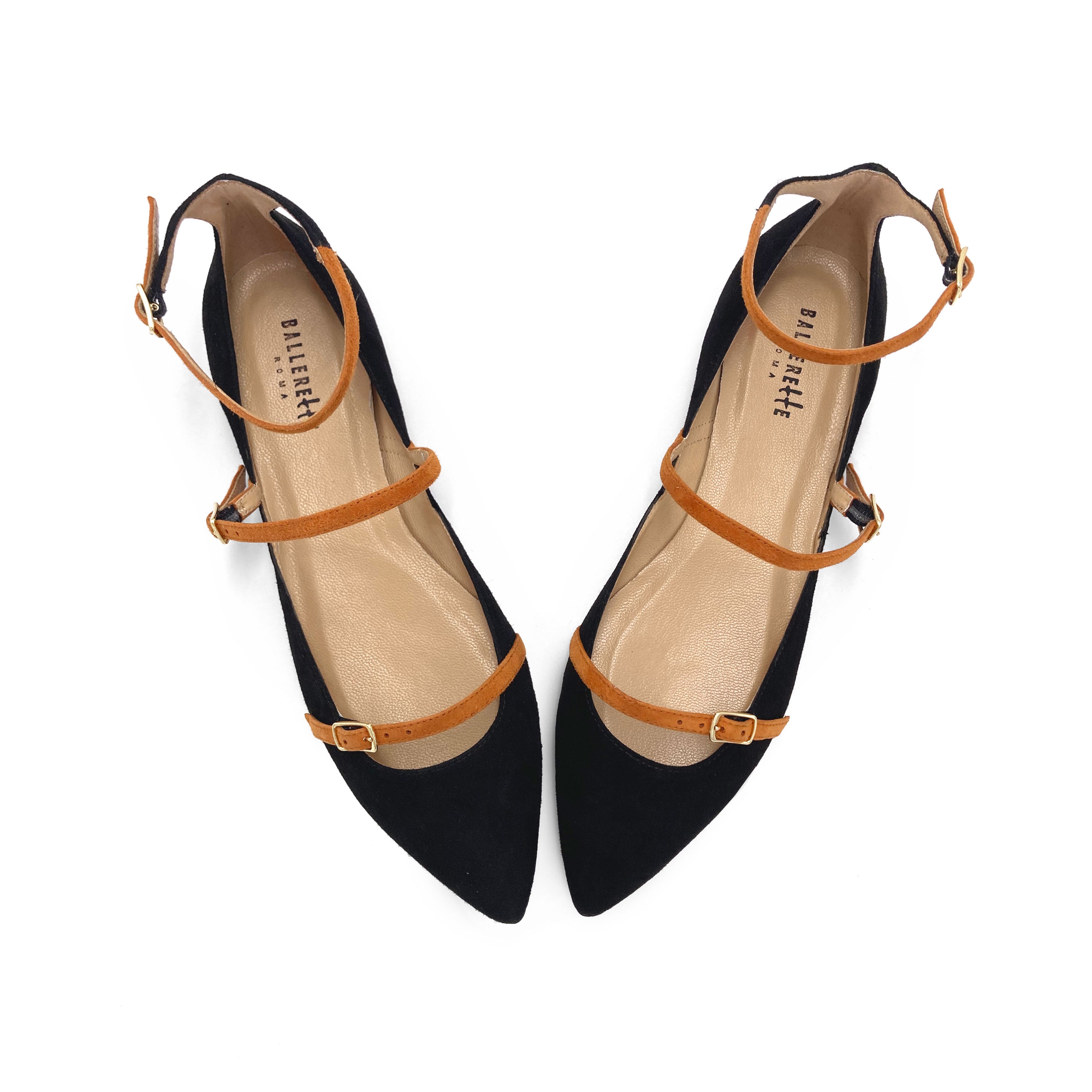 Ballerinas mit spitzer Form aus schwarzem Wildleder mit beigefarbenen Riemchen