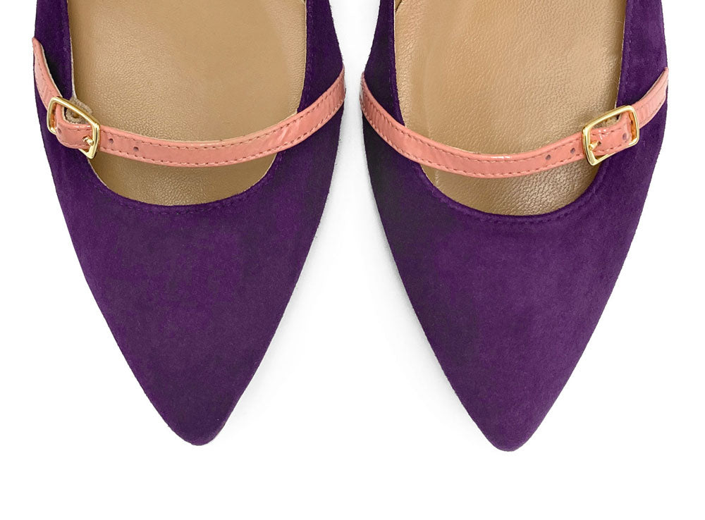 Ballerines pointues en daim violet avec brides roses