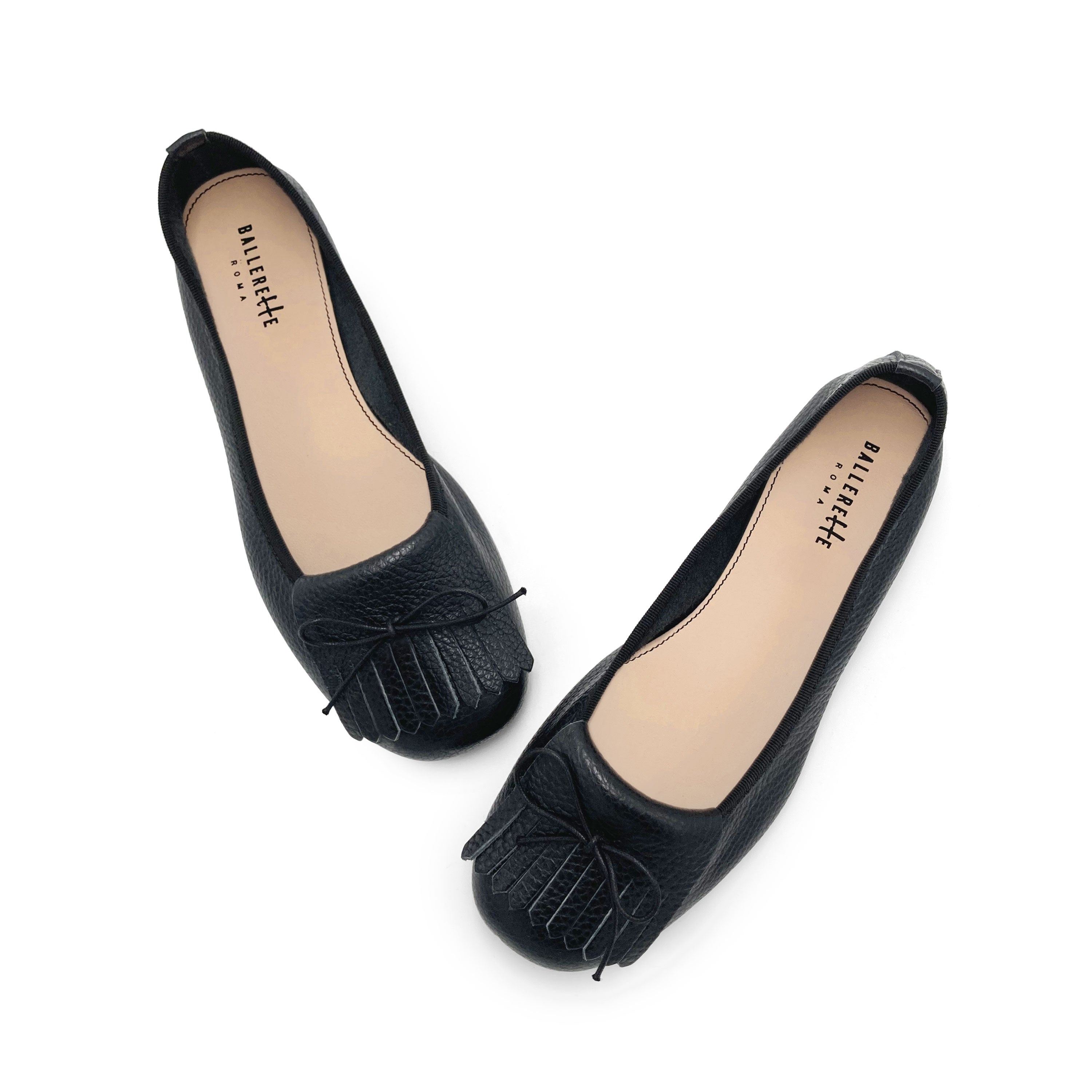 Mocassini da donna neri in pelle con frangia