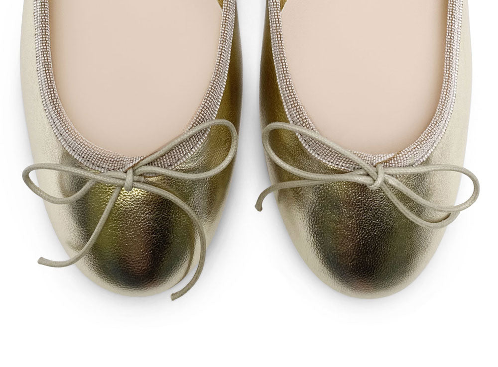 Ballerines platine en cuir laminé