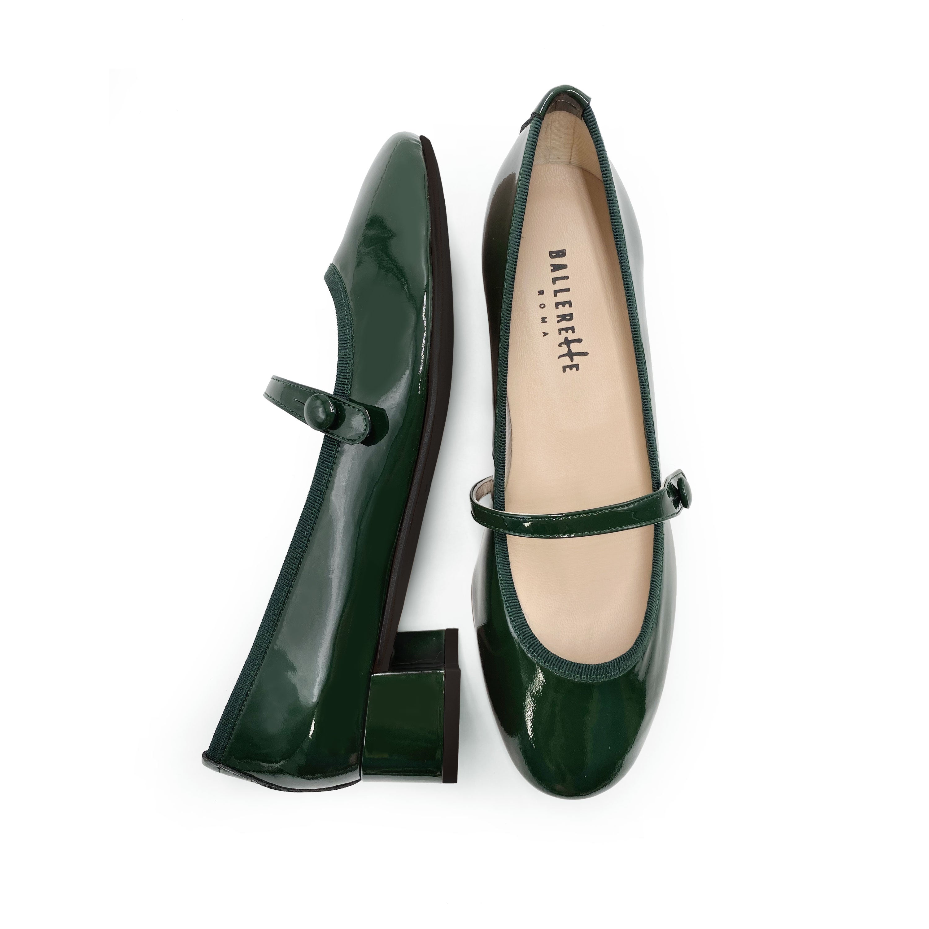 Ballerines vertes en vernis avec sangle et talon