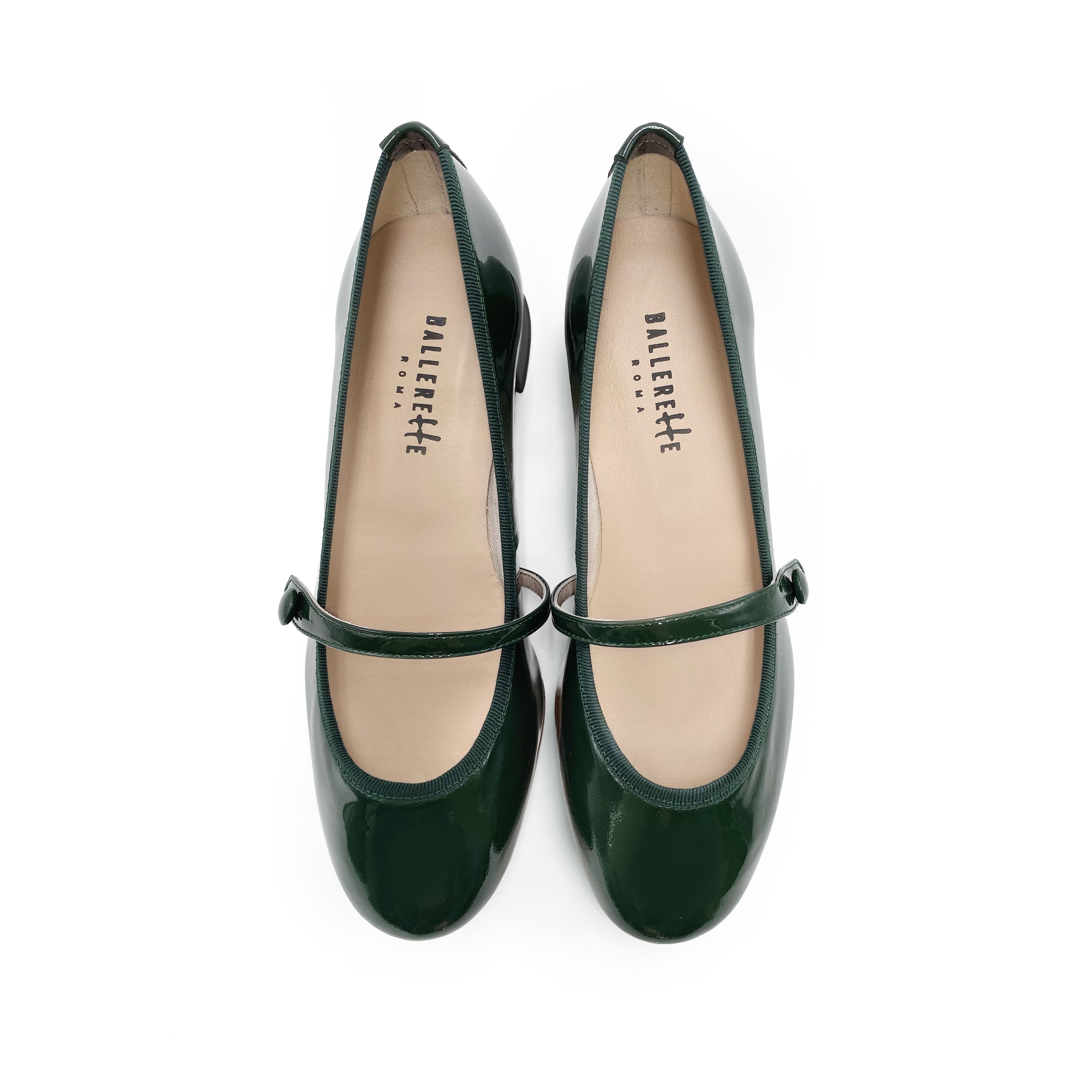 Ballerines vertes en vernis avec sangle et talon