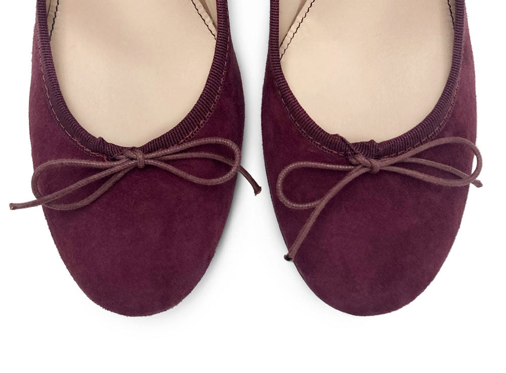 Bordeaux suede heeled décolleté ballet flats
